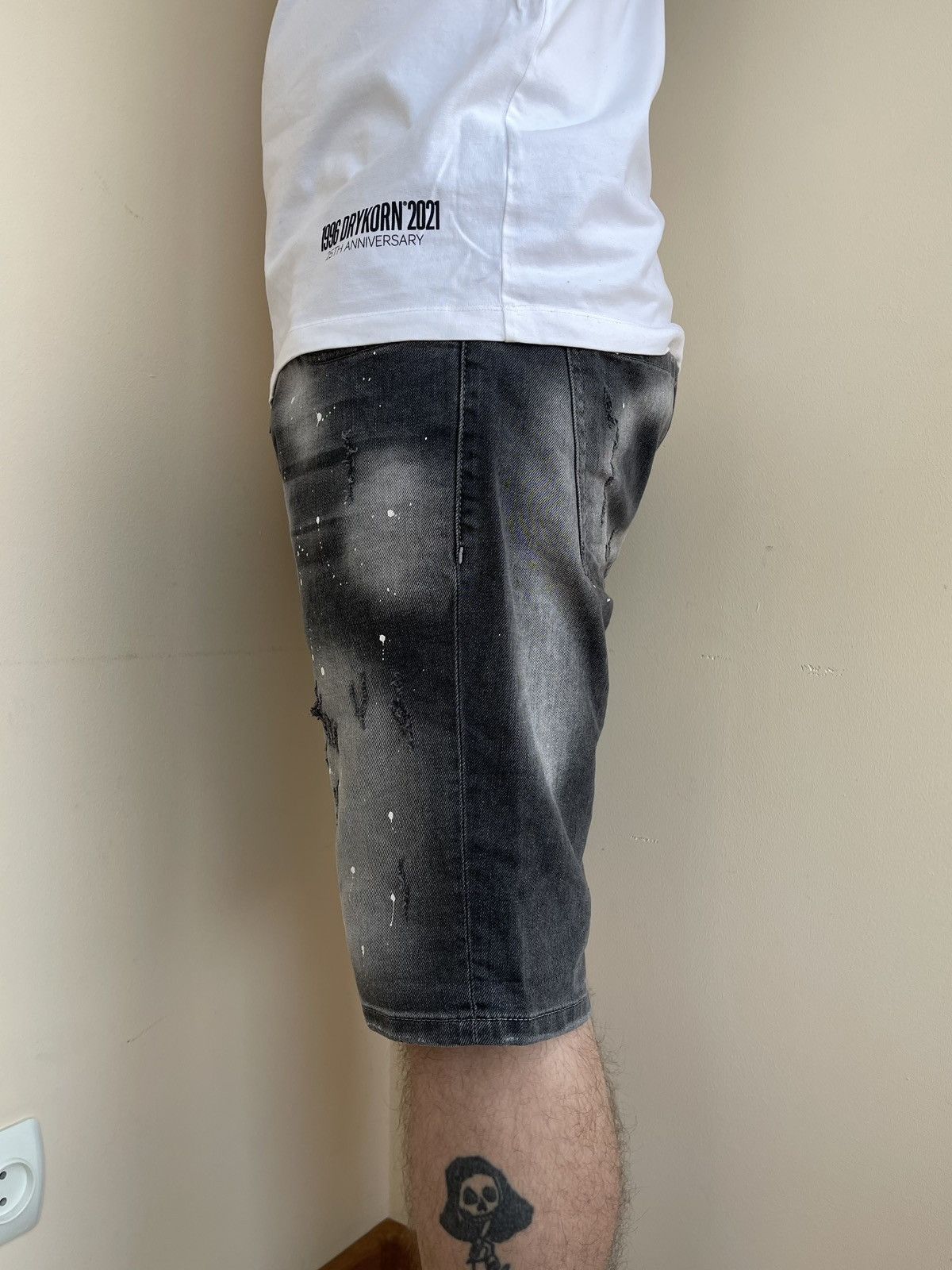 Dsquared2 Dsquared2 Distressed Washed Denim Paint-Splattered Shorts 50 Size US 34 / EU 50 - 7 Thumbnail