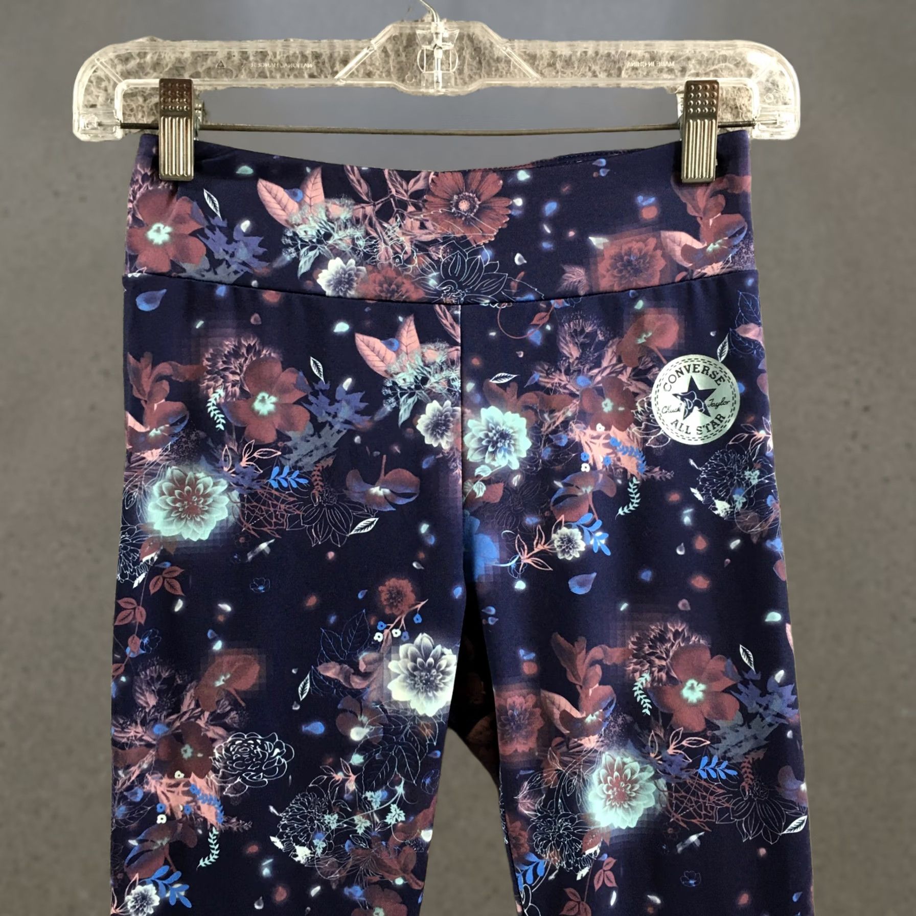 Converse Converse Leggings Womens Medium Navy Floral Print Stretch Athletic Activewear Size 32" / US 10 / IT 46 - 1 Thumbnail