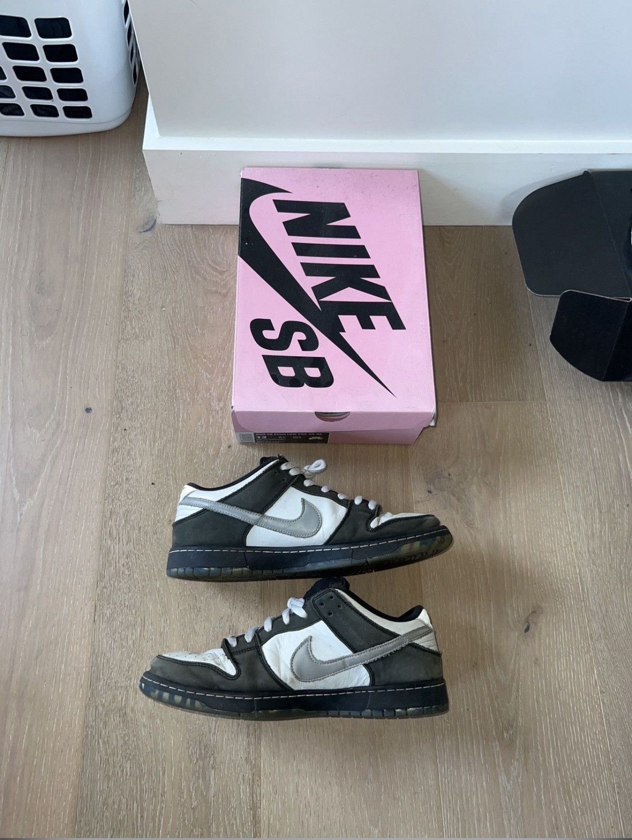 Nike × Staple Nike SB Dunk Low Staple Panda Pigeon Size US 12 / EU 45 - 4 Thumbnail