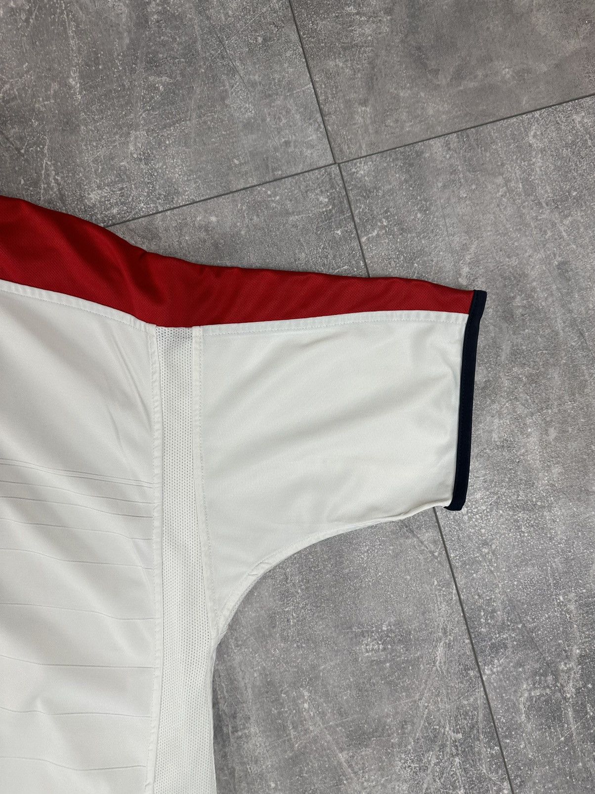 Umbro Umbro England 2003/04 Home Reversible Football Soccer Jersey Size US XL / EU 56 / 4 - 17 Thumbnail