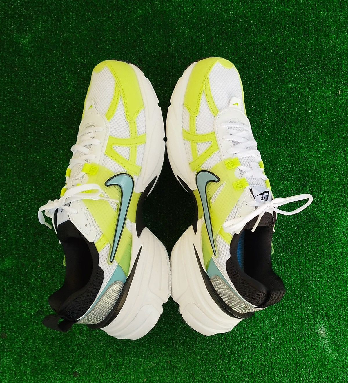 Nike Sneakers Nike V2K Run Unisex Size US 10.5 / EU 43-44 - 4 Thumbnail