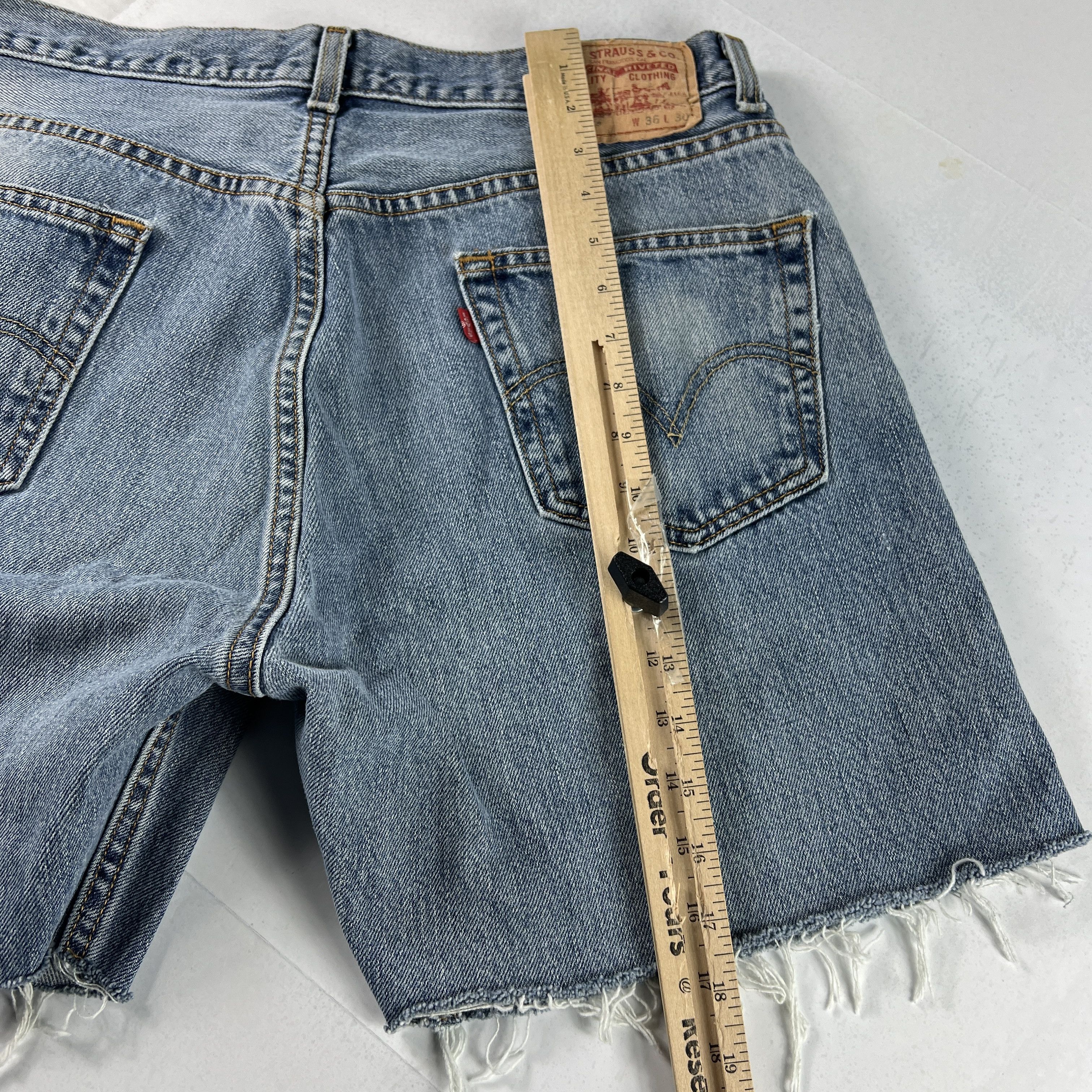Levi's × Vintage Y2K Levi's Jean Shorts 505 Faded Cut Off Cotton Denim Jorts Size US 35 - 13 Thumbnail