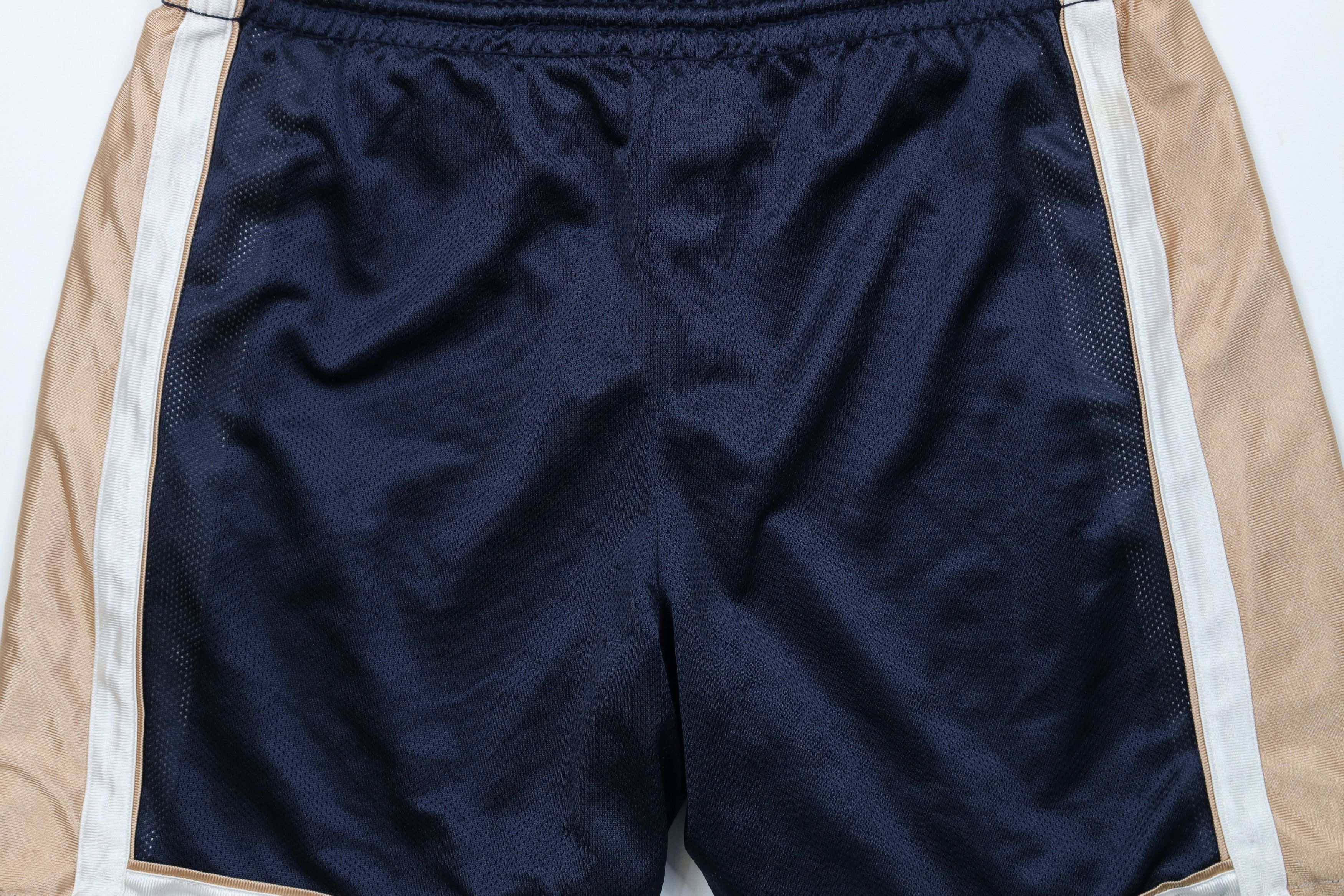 Vintage Vintage 90s Streetwear Reversible Above Knee Gym Shorts Size US 34 / EU 50 - 9 Thumbnail