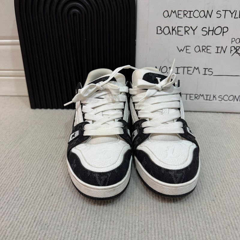 Louis Vuitton Louis Vuitton Trainer Panda Low-Top Sneakers 0089 Size US 8.5 / EU 41-42 - 1 Thumbnail