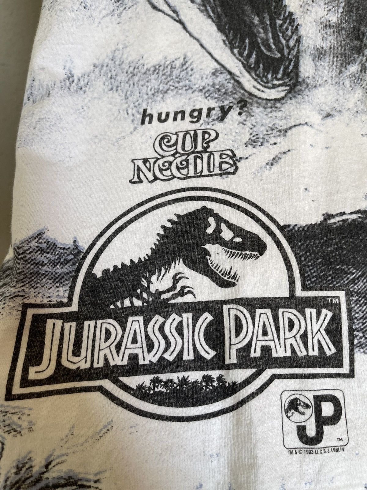 Vintage Vintage 1993 Jurassic Park All Over Print Size US L / EU 52-54 / 3 - 4 Thumbnail