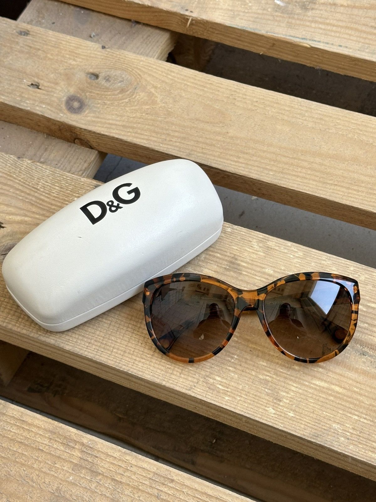 Dolce & Gabbana × Vintage Vintage Dolce & Gabbana Women’s Sunglasses With Case Size ONE SIZE - 2 Thumbnail