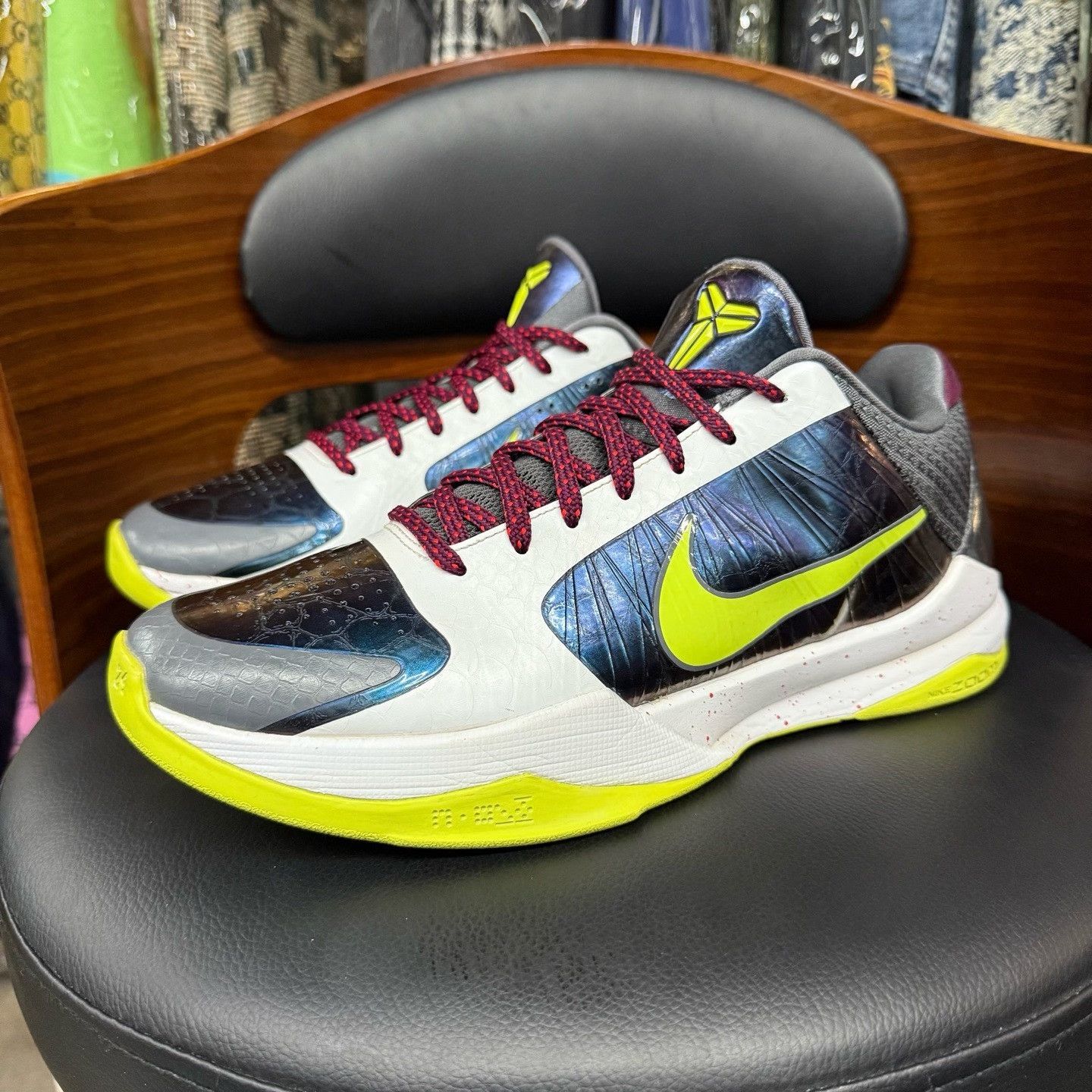 Nike Nike KOBE5 Lowtop Sneakers 42 Men Size US 9 / EU 42 - 1 Thumbnail