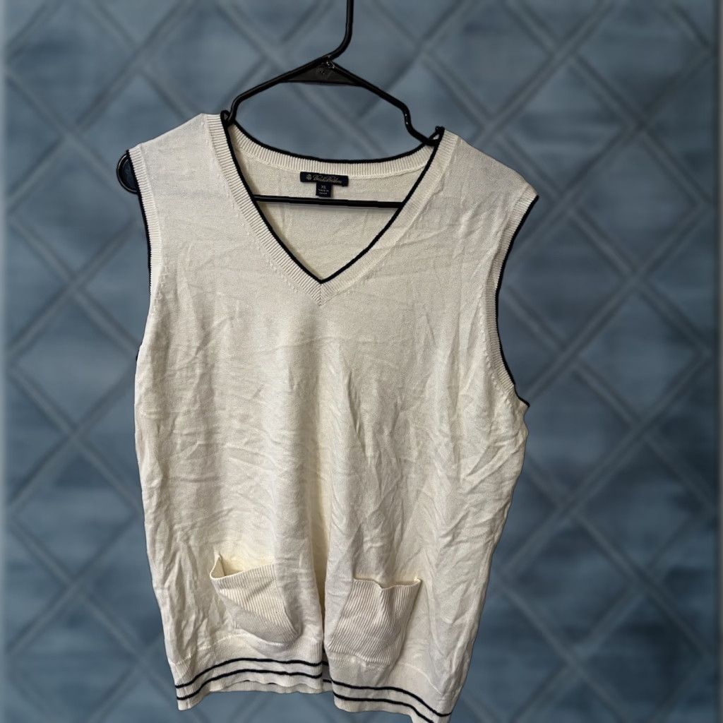 Brooks Brothers VINTAGE Brooks Brothers Sweater Vest Shirt Men XL White Knit PULLOVER Size US XL / EU 56 / 4 - 1 Thumbnail