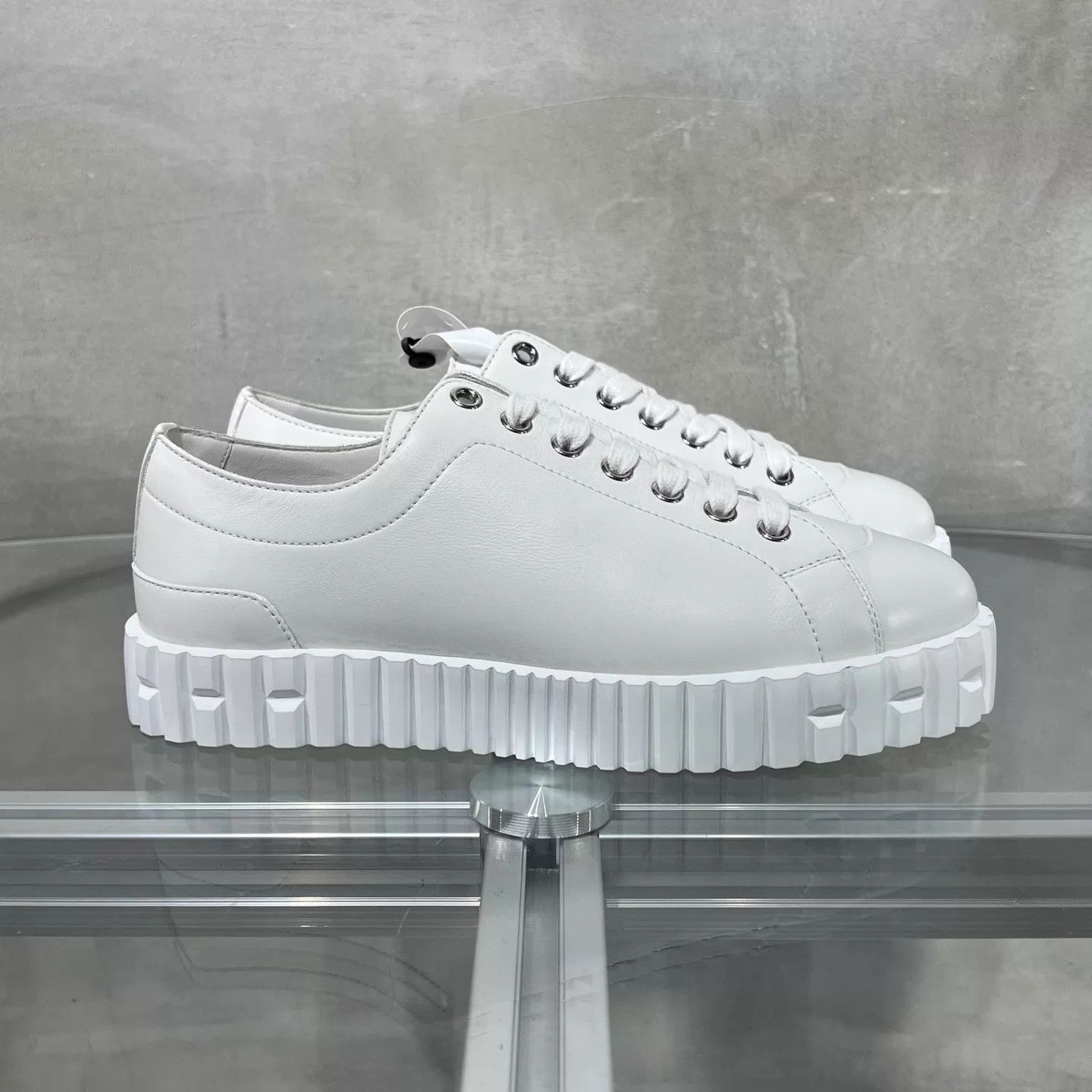 Hermes Hermes Biscuit Sneakers White 36 BNIB Size US 5.5 / IT 35.5 - 4 Thumbnail