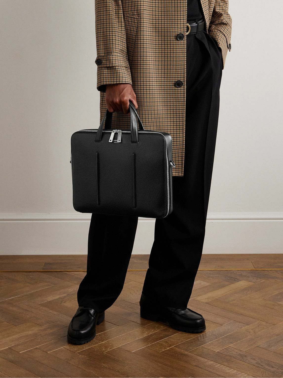 Salvatore Ferragamo o1s1rm0924 Size: OS / Leather Briefcase Bag in Black Size ONE SIZE - 6 Thumbnail