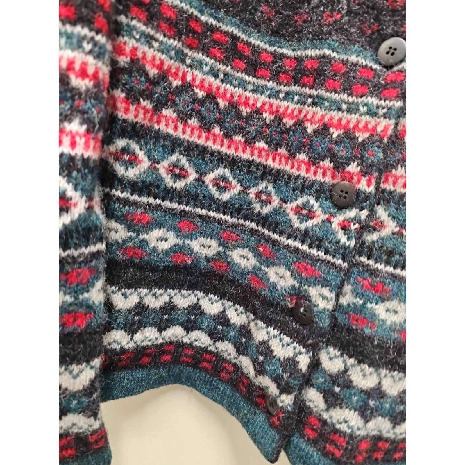 Vintage VINTAGE L.L. BEAN Cardigan Wool Fair Isle Design 100% Wool Women's Large Size L Navy Blue/Cream/Red/Green First Letter Caps? Size L / US 10 / IT 46 - 3 Thumbnail