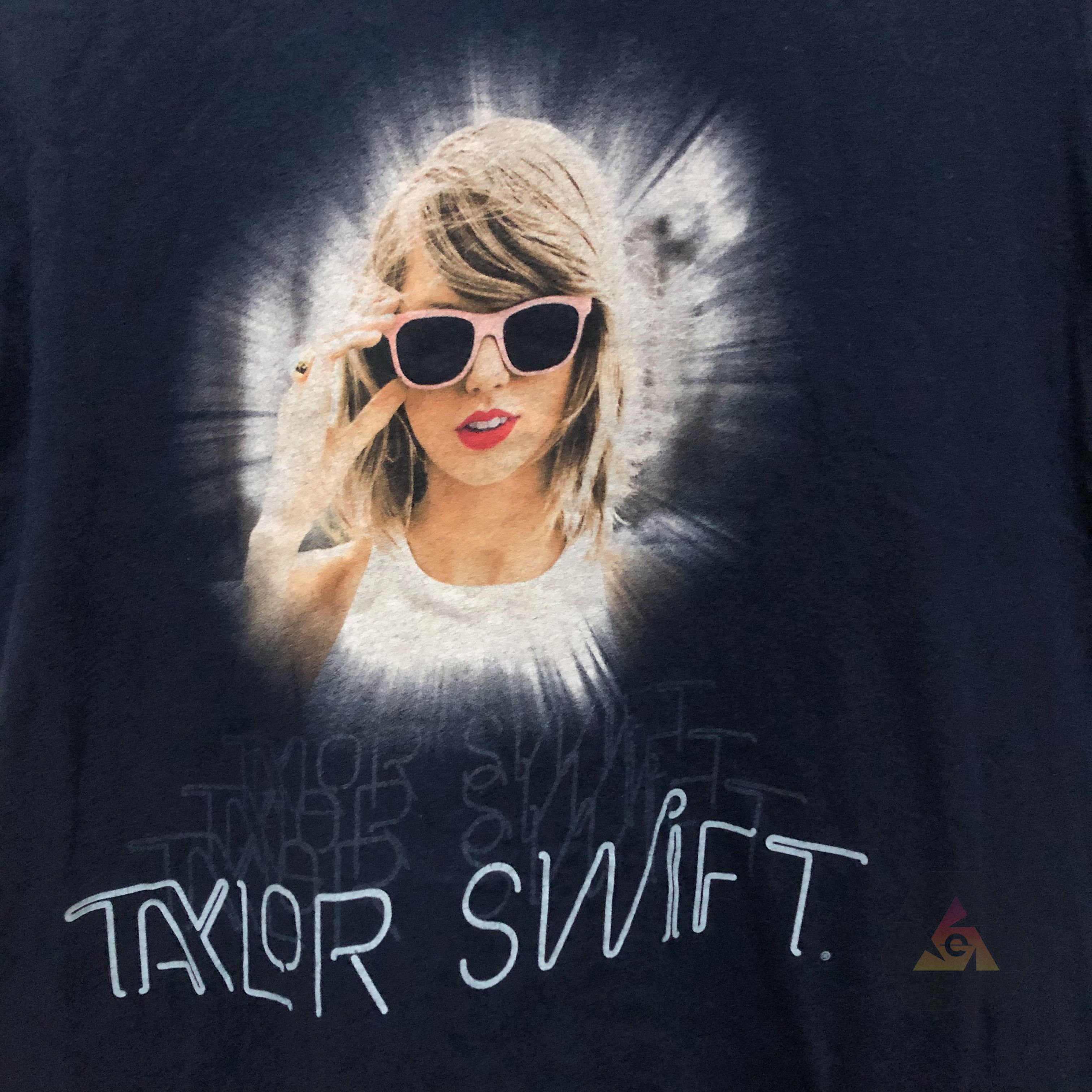 Band Tees Taylor Swift The 1989 World Tour T-Shirt Size S / US 4 / IT 40 - 5 Thumbnail