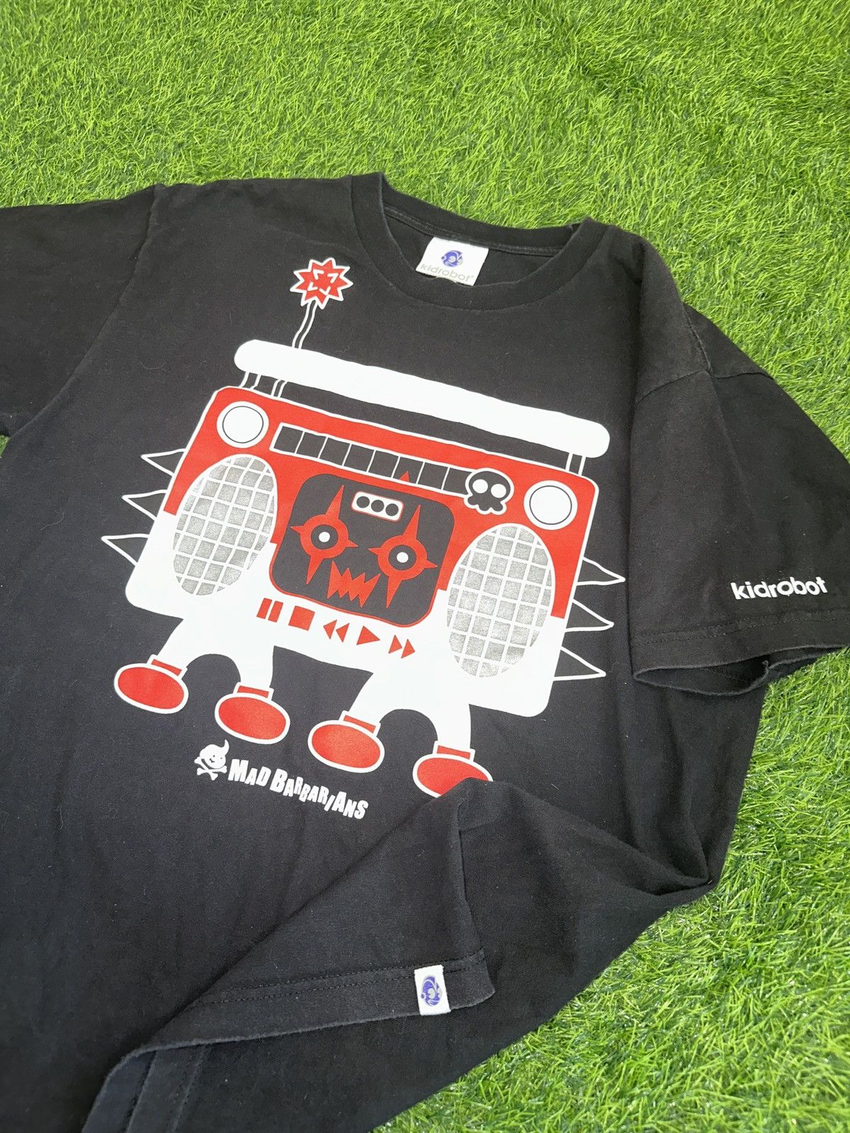 Kid Robot Kid robot mad barbarians tee shirt size Large Size US L / EU 52-54 / 3 - 2 Thumbnail