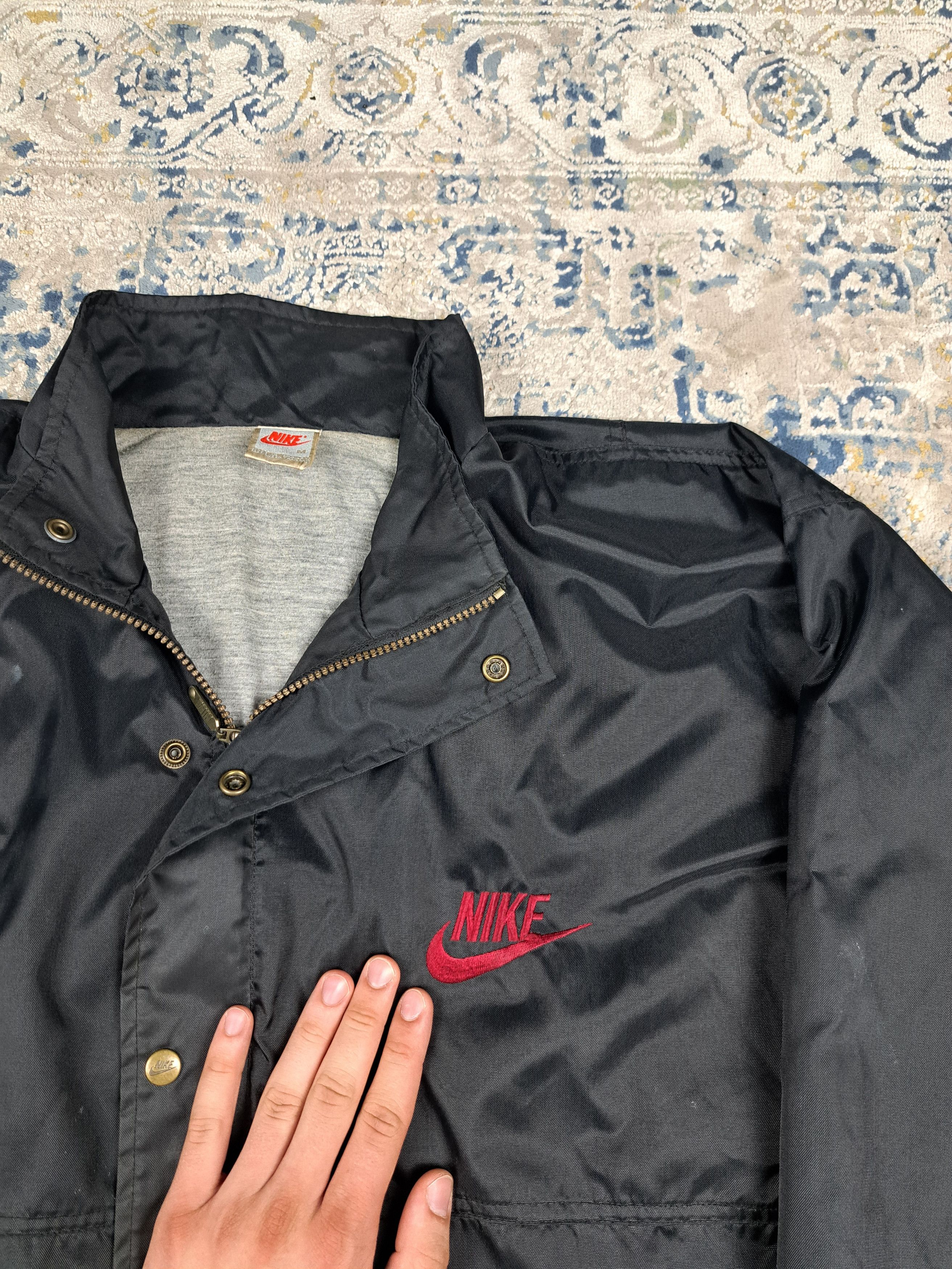 Nike Vintage 90s Nike Nylon Coach Jacket Embroidered Details Size US L / EU 52-54 / 3 - 2 Thumbnail