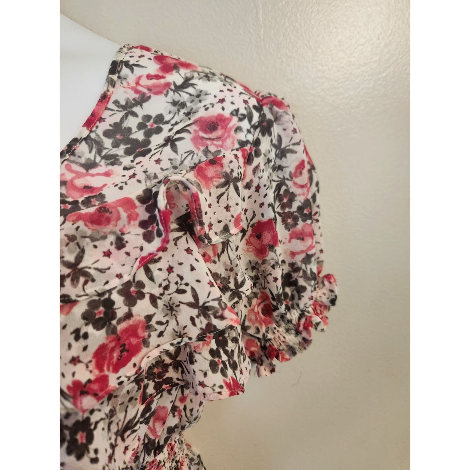 Torrid Torrid Blouse Shirt Floral Pink Round Neck Short Sleeve Smocked Elastic Waist Ruffle Top 0X Plus Women Size XL / US 12-14 / IT 48-50 - 3 Thumbnail