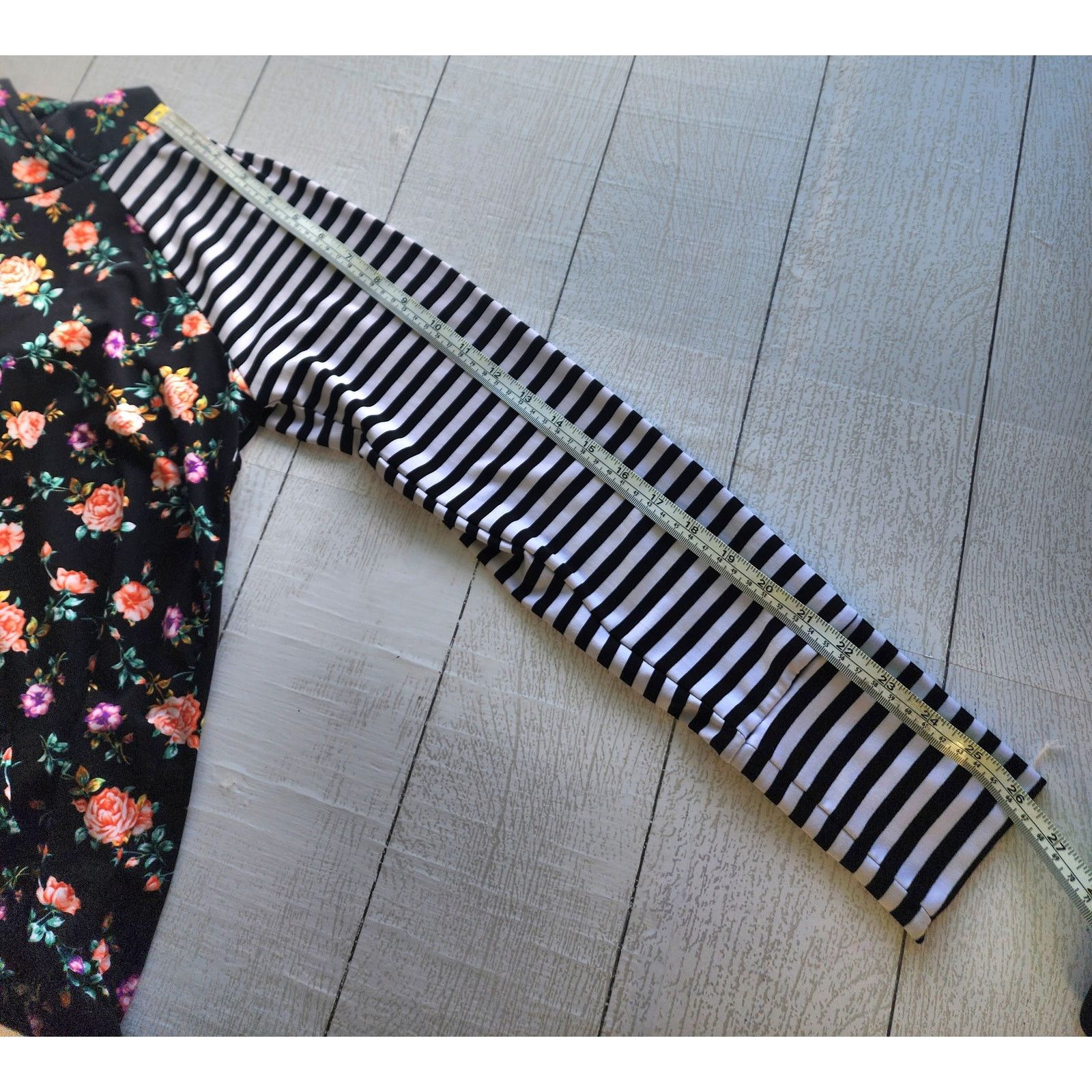 Other LuLaRoe Amber Floral Hoodie Black White Striped Sleeves Med Size M / US 6-8 / IT 42-44 - 6 Thumbnail