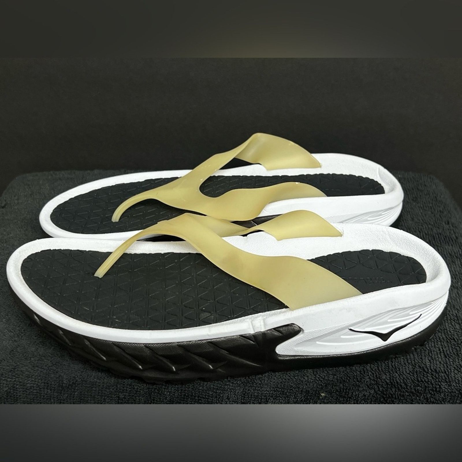 Hoka Hoka One One Ora Womens Recovery Flip Flop Sandal Size 9 Size US 9 / IT 39 - 2 Thumbnail