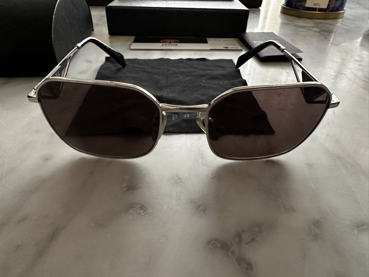 Prada NEVER WORN PRADA SUNGLASSES SILVER WITH BLACK GLASSES UNISEX Size ONE SIZE - 4 Thumbnail