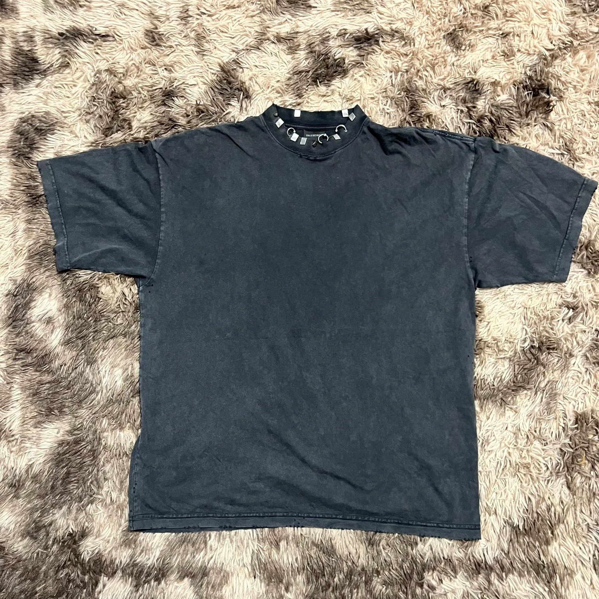 Balenciaga Balenciaga 24ss perforated lighter with iron plate collar and perforated short sleeves Size US M / EU 48-50 / 2 - 1 Thumbnail
