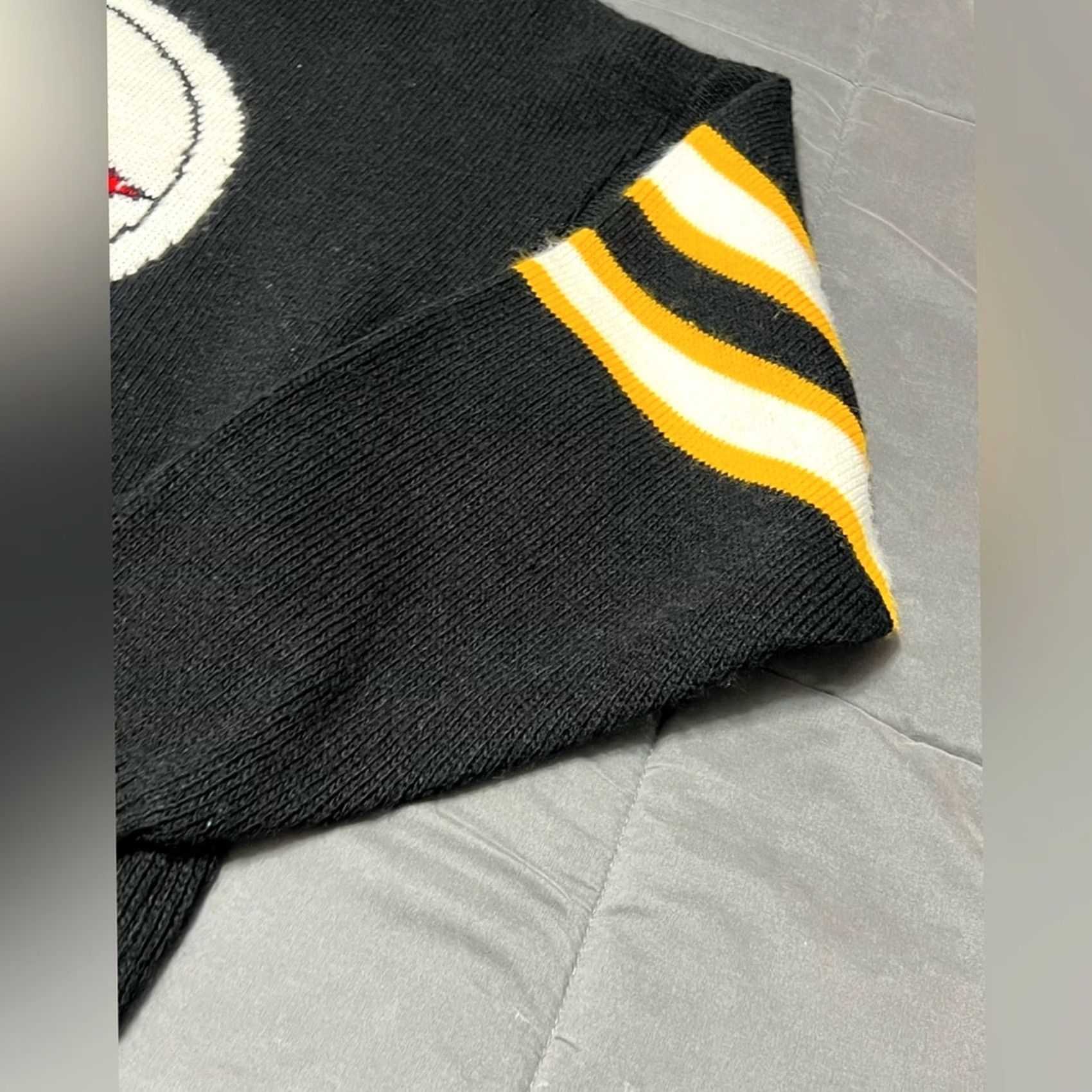 Vintage VINTAGE Pittsburgh Steelers Sweater Mens Large Black Knit Barrel II Acrylic USA Size US L / EU 52-54 / 3 - 5 Thumbnail