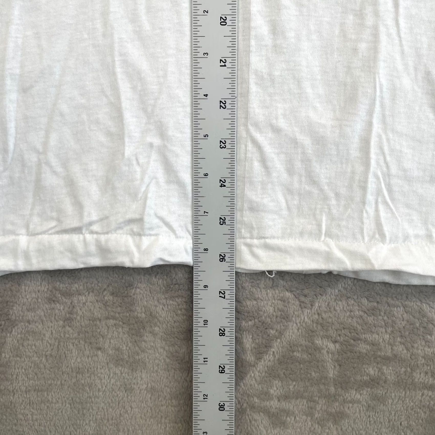 Hanes VINTAGE Hanes T Shirt White Cotton V-Neck 80s 70s USA Men M Single Stitch Shirt Mens Size US M / EU 48-50 / 2 - 7 Thumbnail