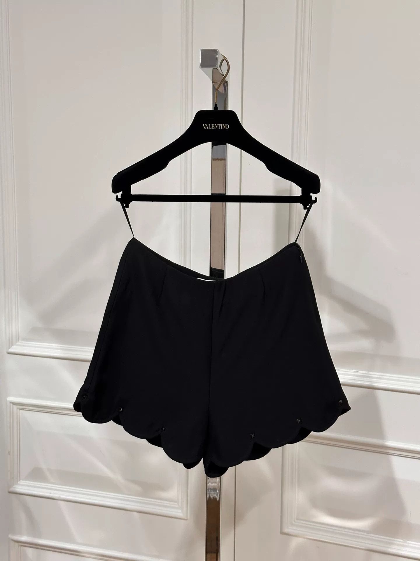 Valentino Valentino Women's Wavy Hem Skirt Size 38" / US 16 / IT 52 - 1 Thumbnail