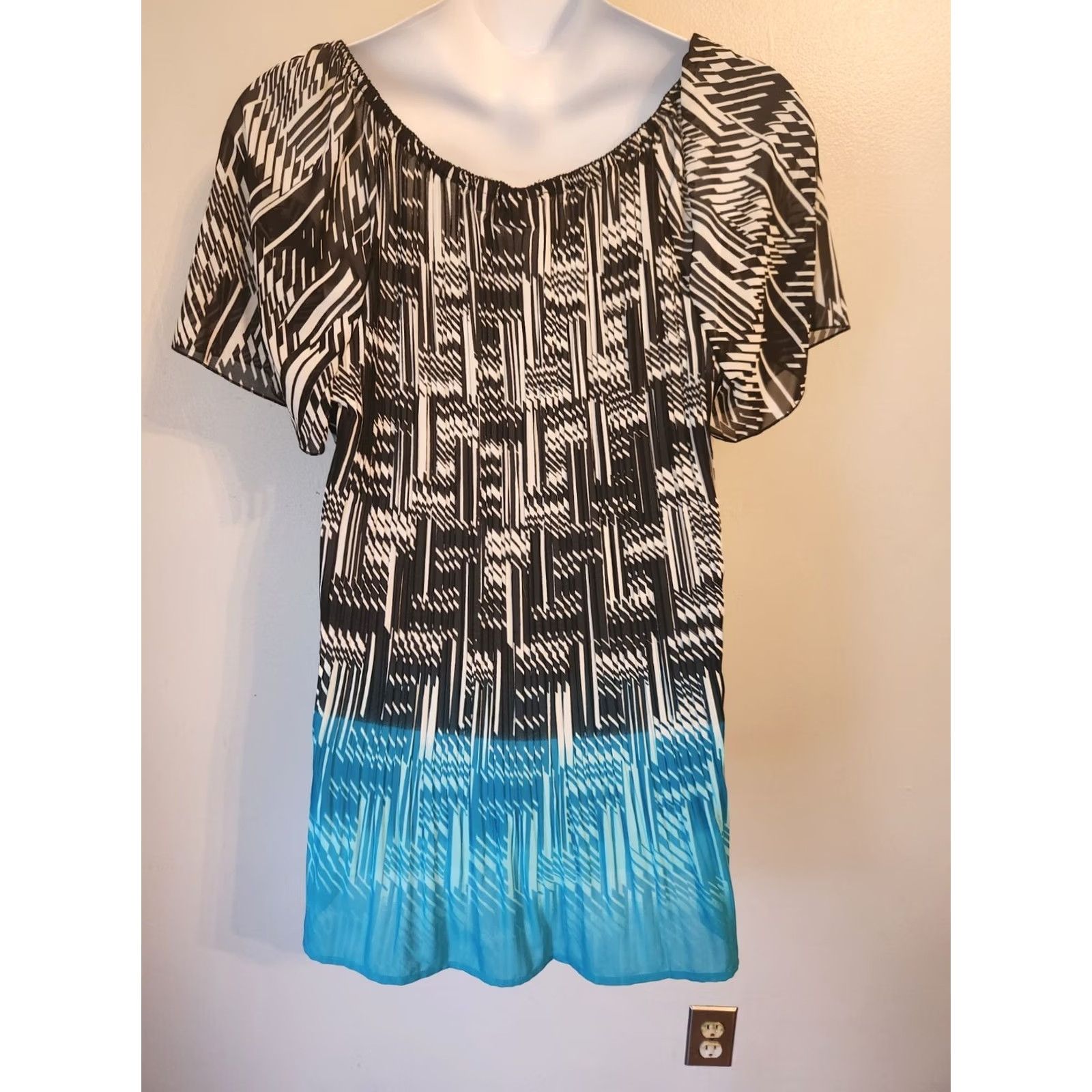 Avenue Avenue Tunic Top Black Blue White Geometric Print Sheer 2X Womens Size XXL / US 16-18 / IT 52-54 - 6 Thumbnail