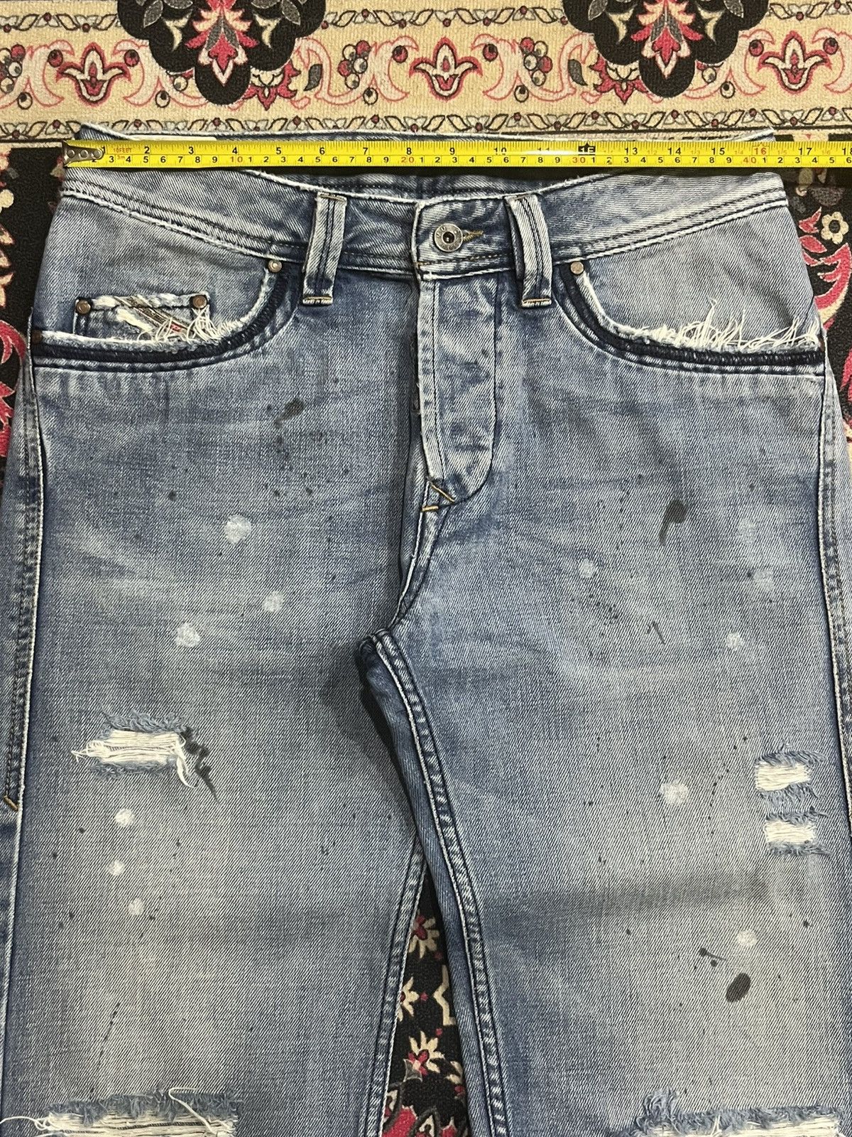 Diesel Vintage Diesel “Busky” Distressed Paint Splat Loose Fit Jean Size US 31 - 15 Thumbnail