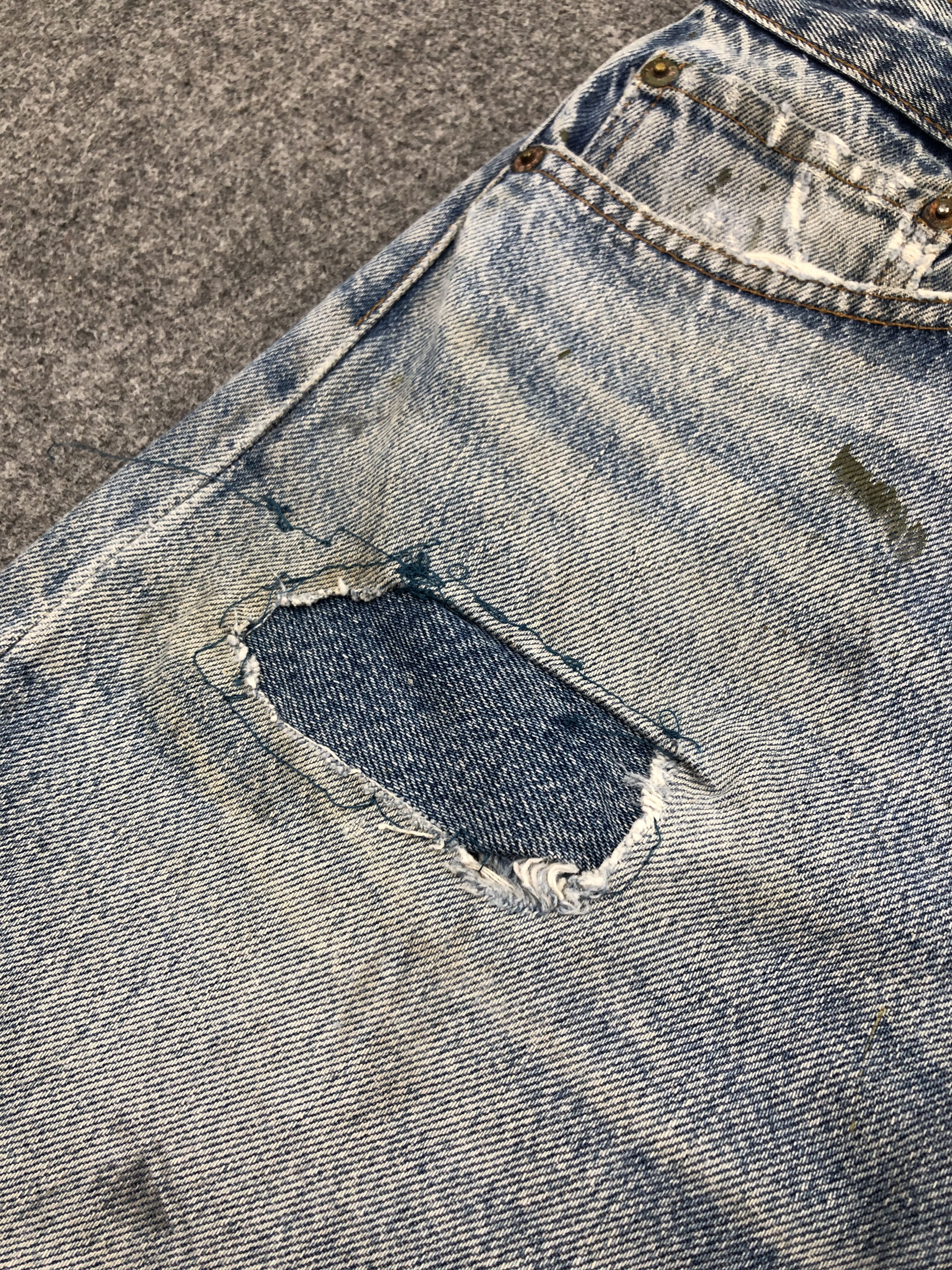Levi's × Vintage Vintage 90s Levis 501 Distressed Faded Blue Jeans Size US 33 - 10 Thumbnail