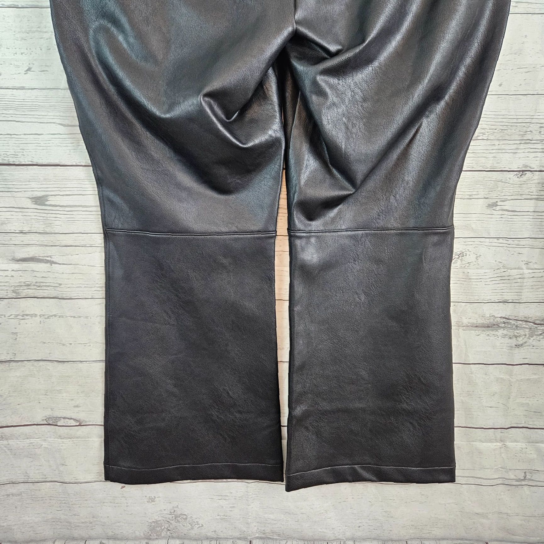 Spanx Spanx Womens Faux Leather Kick Flare Pants 1X Black High Rise Pull On Pants Womens Black 1X Flared Cropped 26in Inseam High Rise Pull On Spanx Size 40" / US 18 - 5 Thumbnail