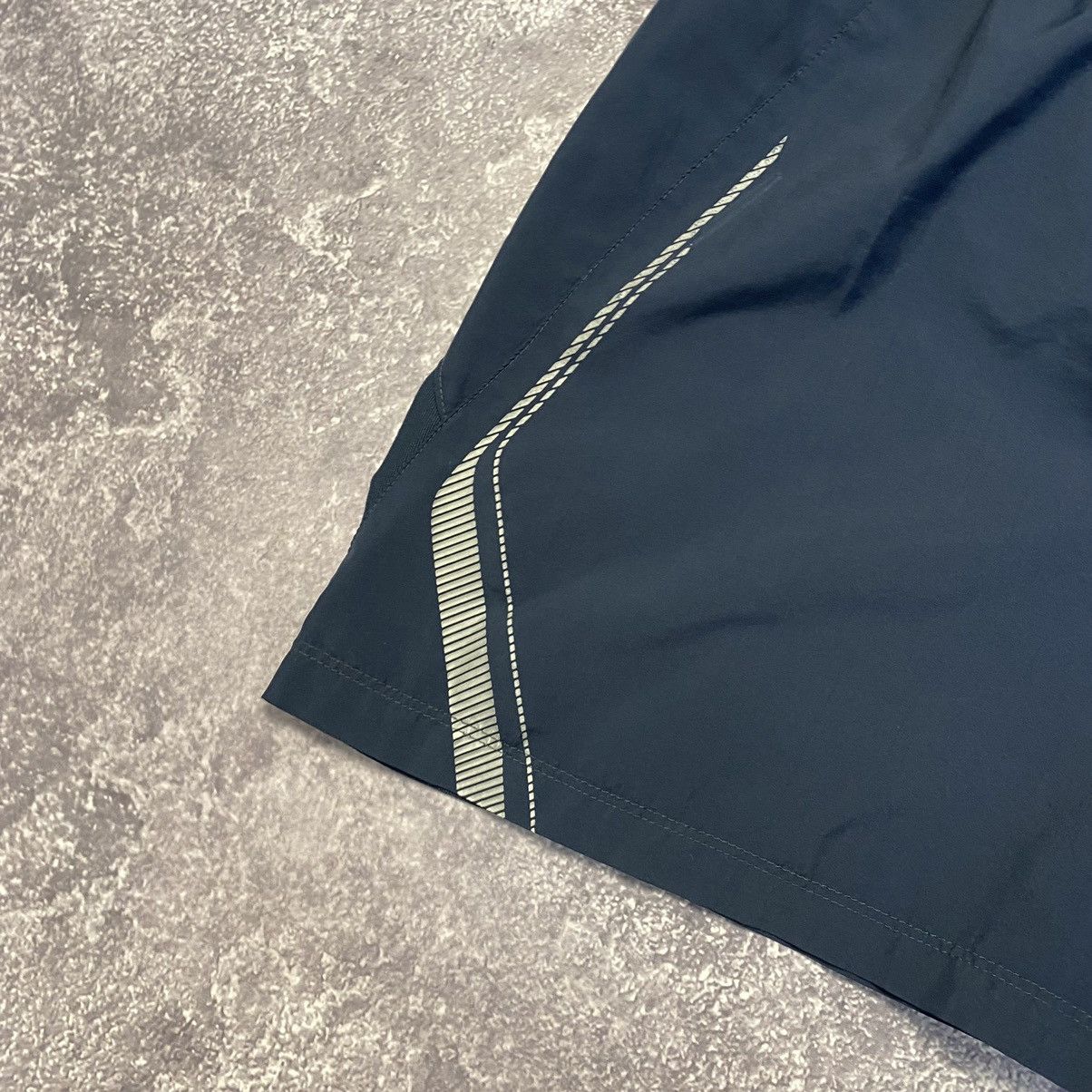 Nike Vintage Nike Small swoosh Dri fit training shorts Size US 30 / EU 46 - 3 Thumbnail