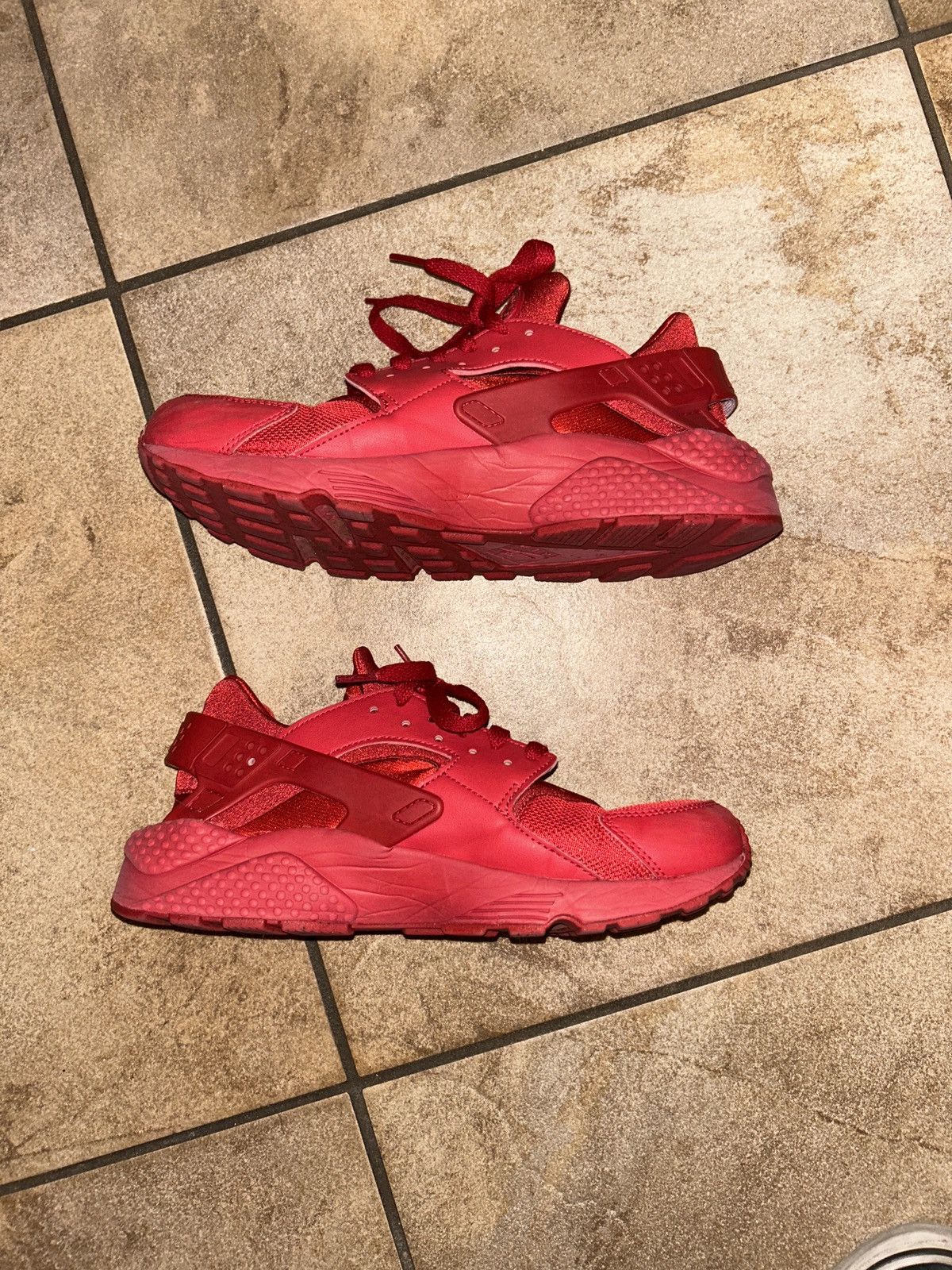 Nike Nike AIR Huaraches Size US 9.5 / EU 42-43 - 1 Thumbnail