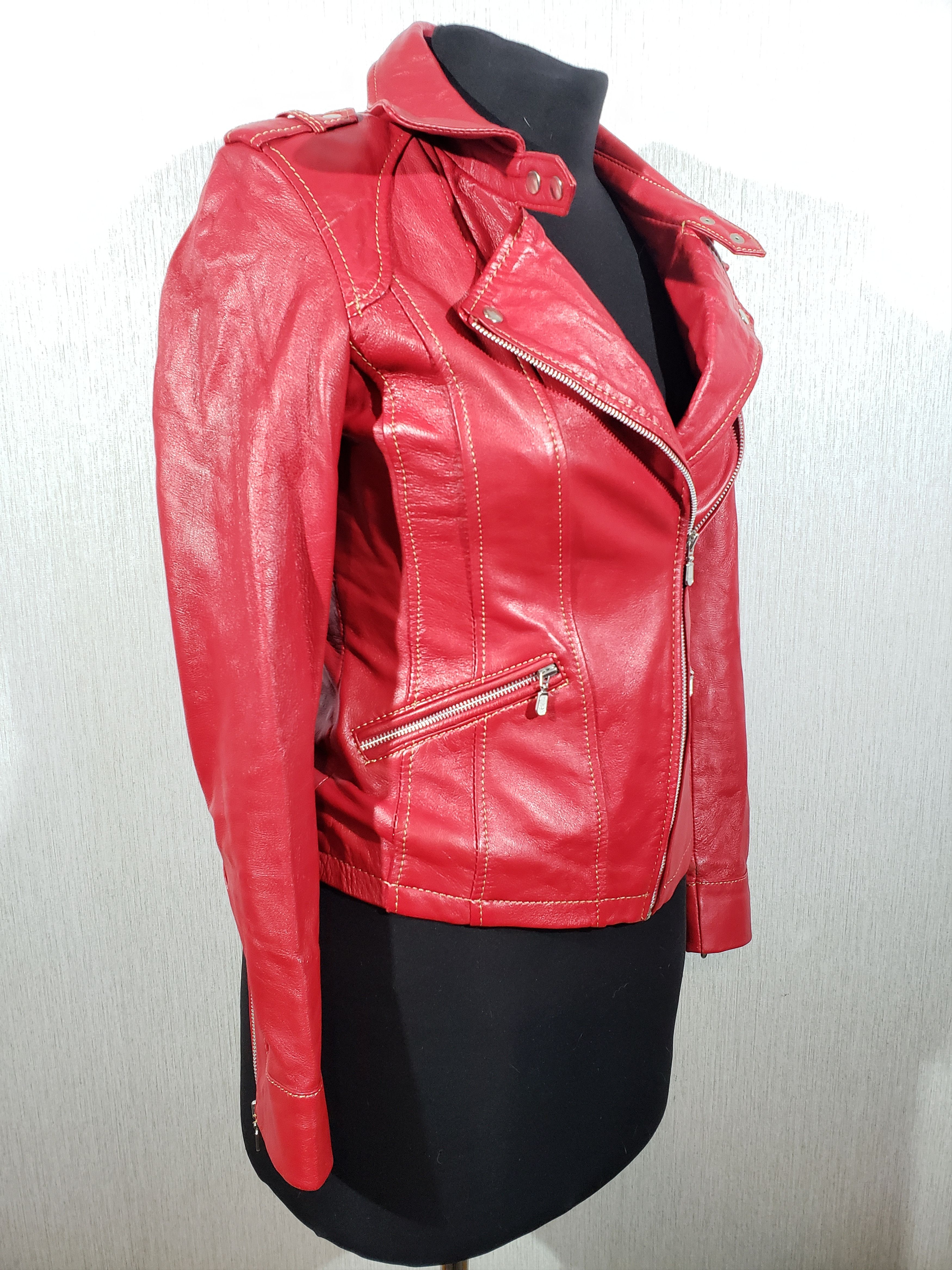 Other Stylish red leather women's jacket. Size M / US 6-8 / IT 42-44 - 2 Thumbnail