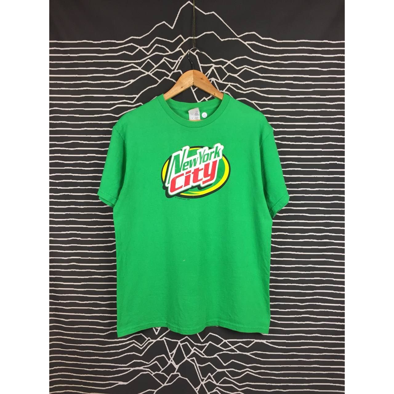 Fruit Of The Loom × Vintage Vtg Y2K New York City Mountain Dew Logo Parody Tee Size L Size US L / EU 52-54 / 3 - 2 Thumbnail