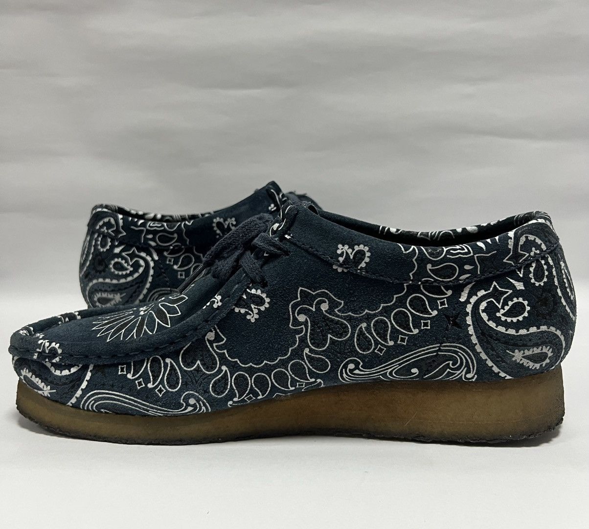 Clarks × Supreme Supreme x Clarks Originals - S/S 19’ Bandana Wallabee Size US 9 / EU 42 - 10 Thumbnail