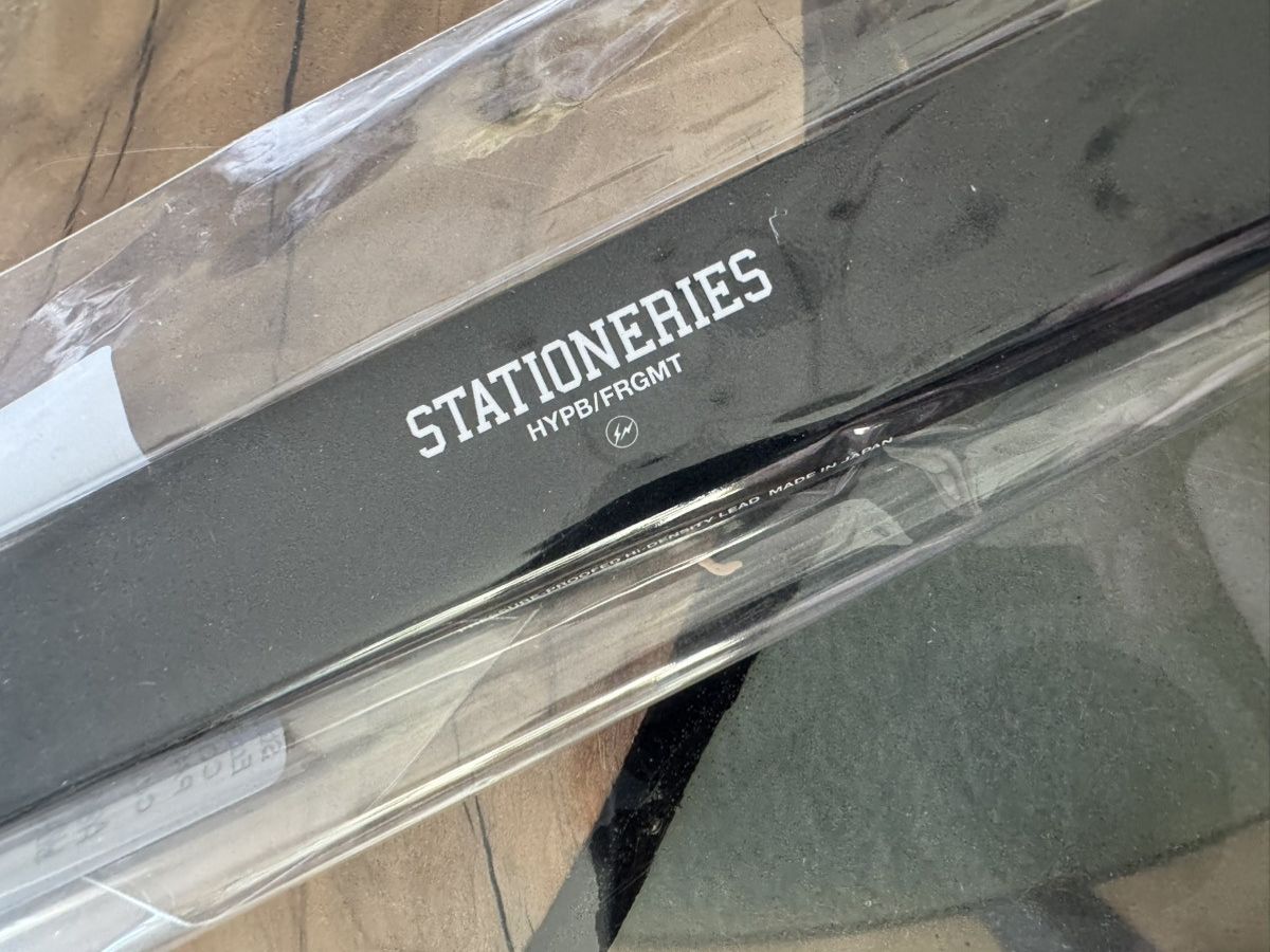 Fragment Design 3-Pack Drawing Pencils - Fragment Design x HYPEBEAST Size ONE SIZE - 4 Thumbnail