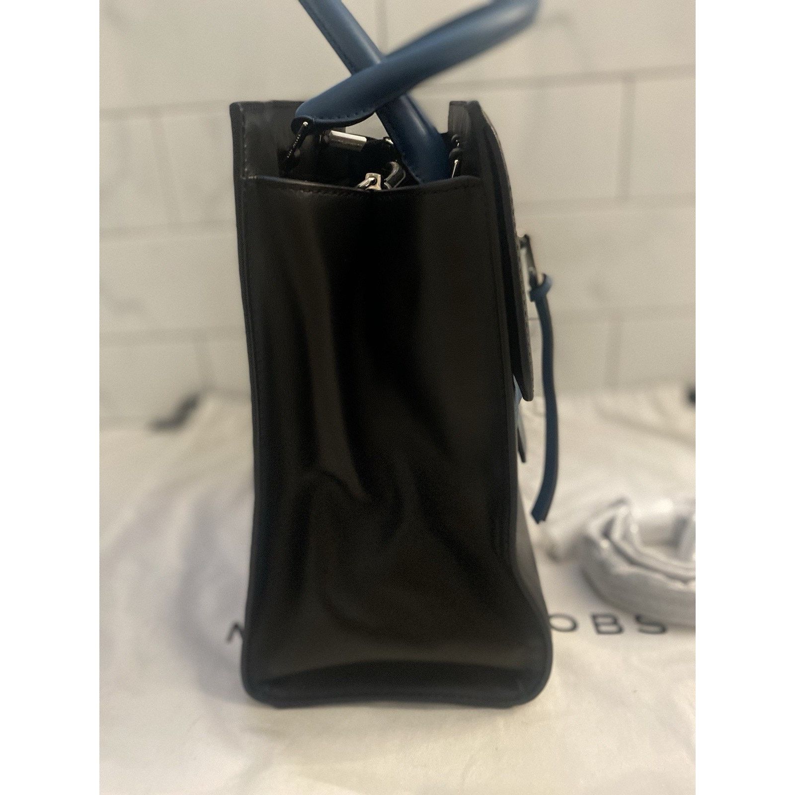 Marc Jacobs Marc Jacobs navy blue leather handle/crossbody Lg bag Size ONE SIZE - 4 Thumbnail