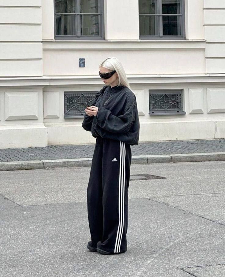 お様 90s adidas buggy wide nylon pants y2k Y2K Adidas Oversized Fit Track-pants Tracksuit Bottom Size
