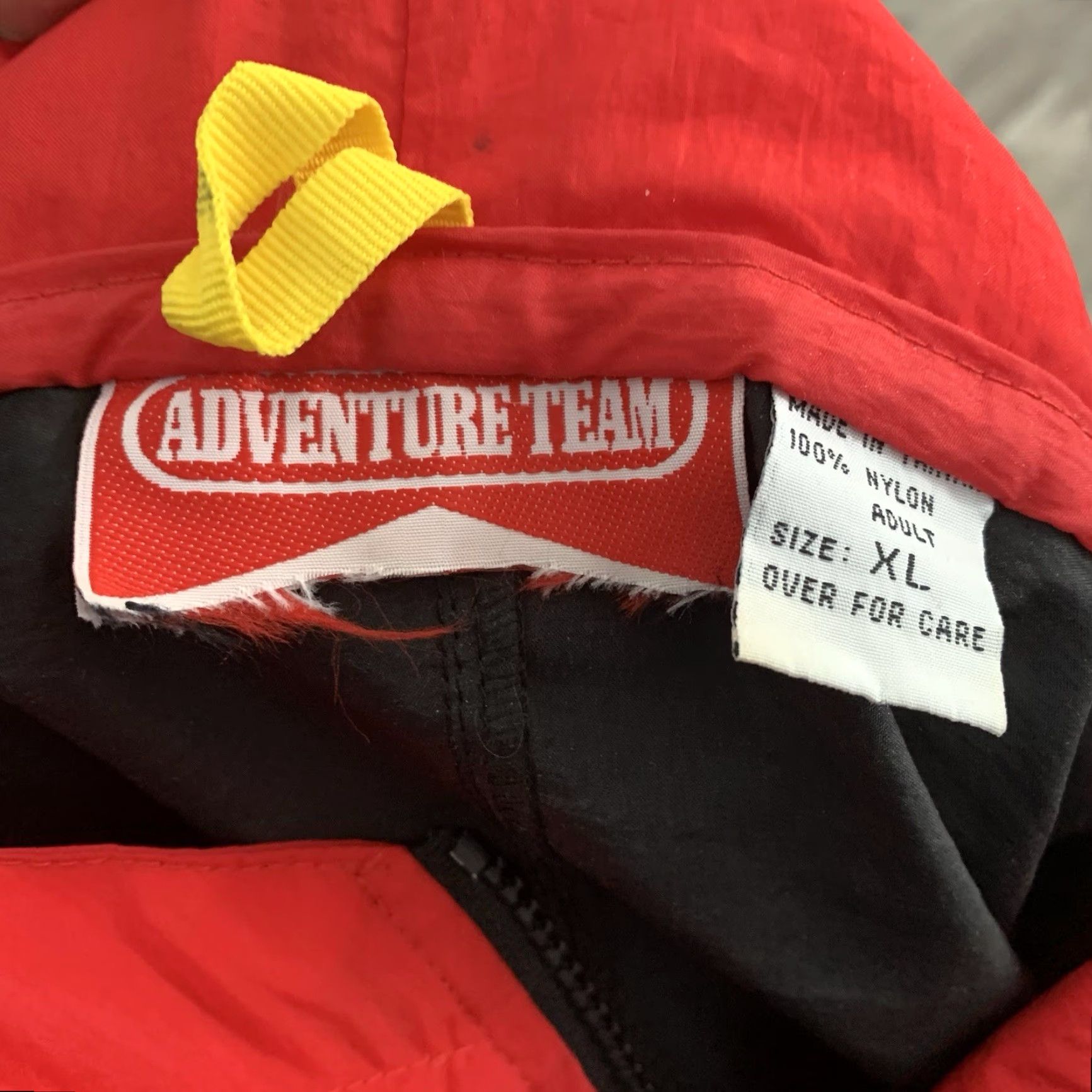 Marlboro Marlboro Adventure Team Windbreaker Jacket Mens XL Red Black Hooded Full Zip Lightweight Nylon Colorblock 90s Outdoor Classic Pockets Weatherproof? Size US XL / EU 56 / 4 - 2 Thumbnail