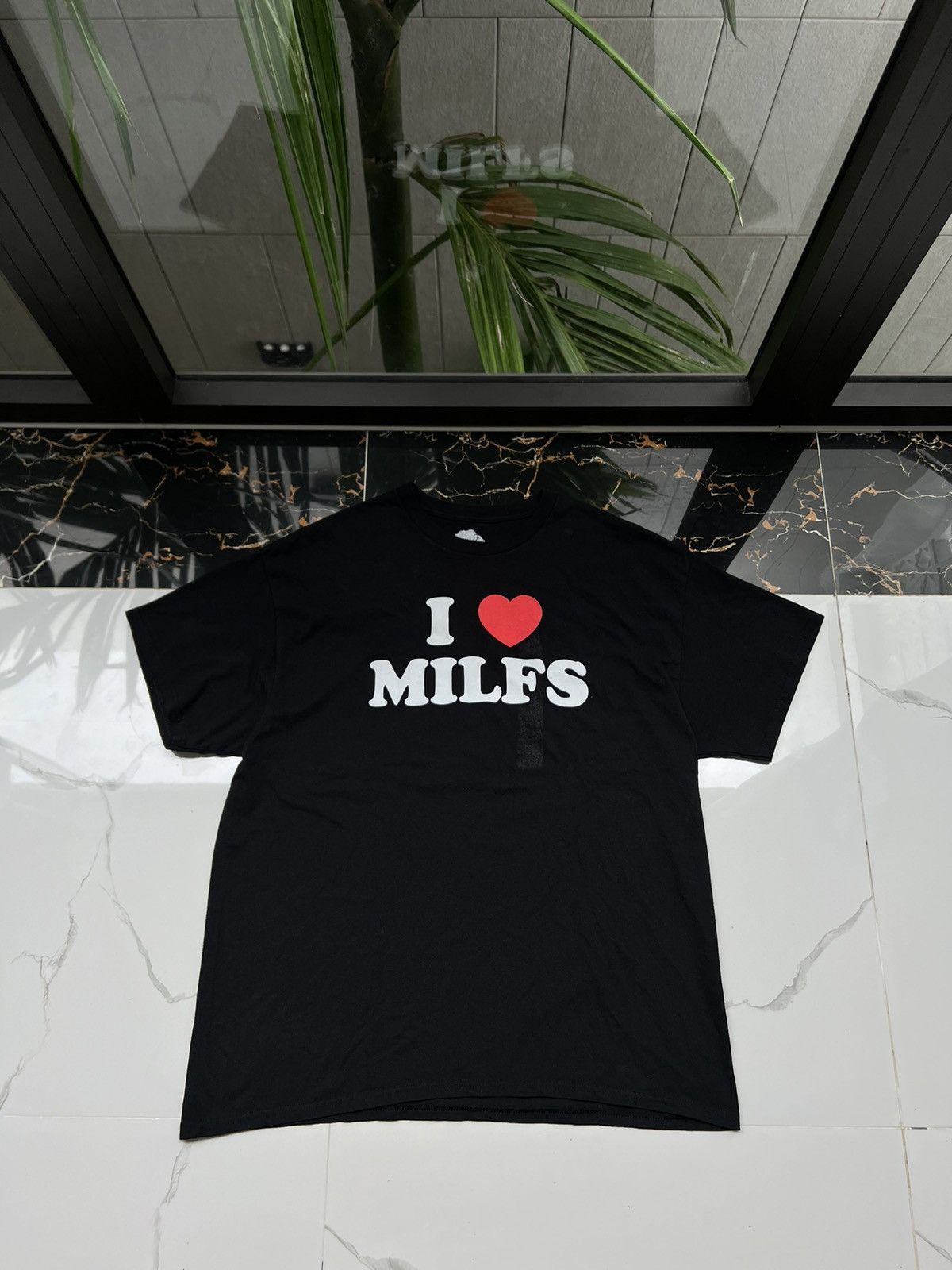 Danny Duncan I LOVE MILFS FUNNY Y2K RETRO TEE BIG LOGO Size US XL / EU 56 / 4 - 1 Thumbnail