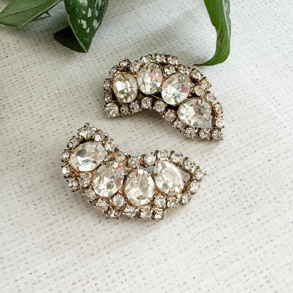 Vintage Vintage 50s 60s prong set rhinestone earrings clip back Size ONE SIZE - 9 Thumbnail
