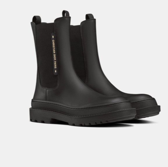 o1w1db10924 Trial Ankle Calfskin Boot in Black