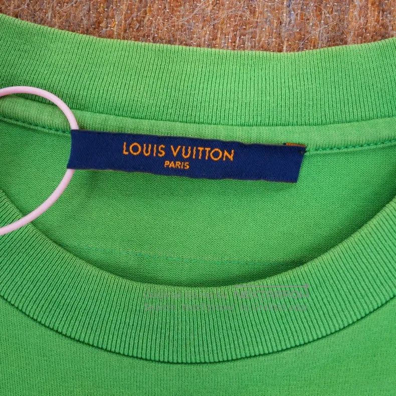 Louis Vuitton Louis Vuitton 3D embossed Logo short sleeve Size US XS / EU 42 / 0 - 3 Thumbnail