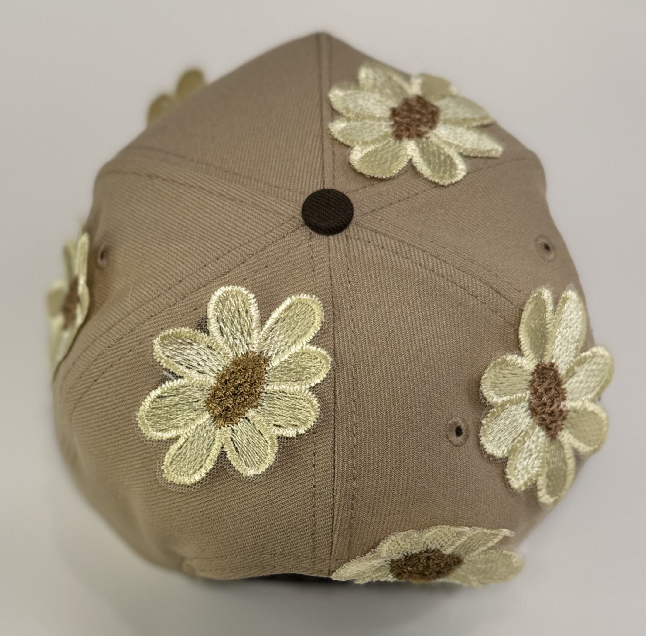 New Era Tan New Era with Cream Flowers // Inverted LA Size ONE SIZE - 5 Thumbnail