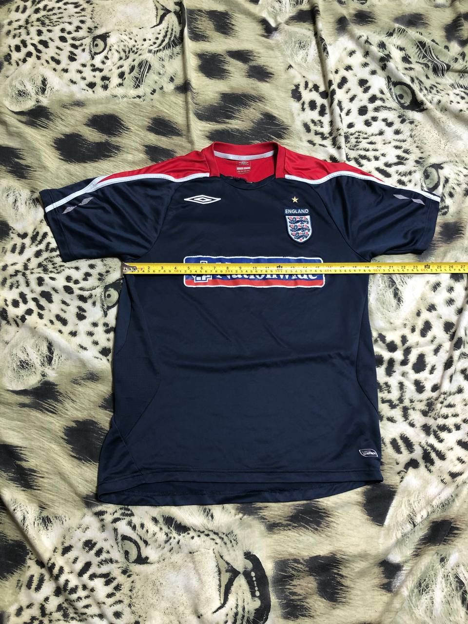 Umbro England Training Football Shirt Adults Umbro Size US M / EU 48-50 / 2 - 11 Thumbnail