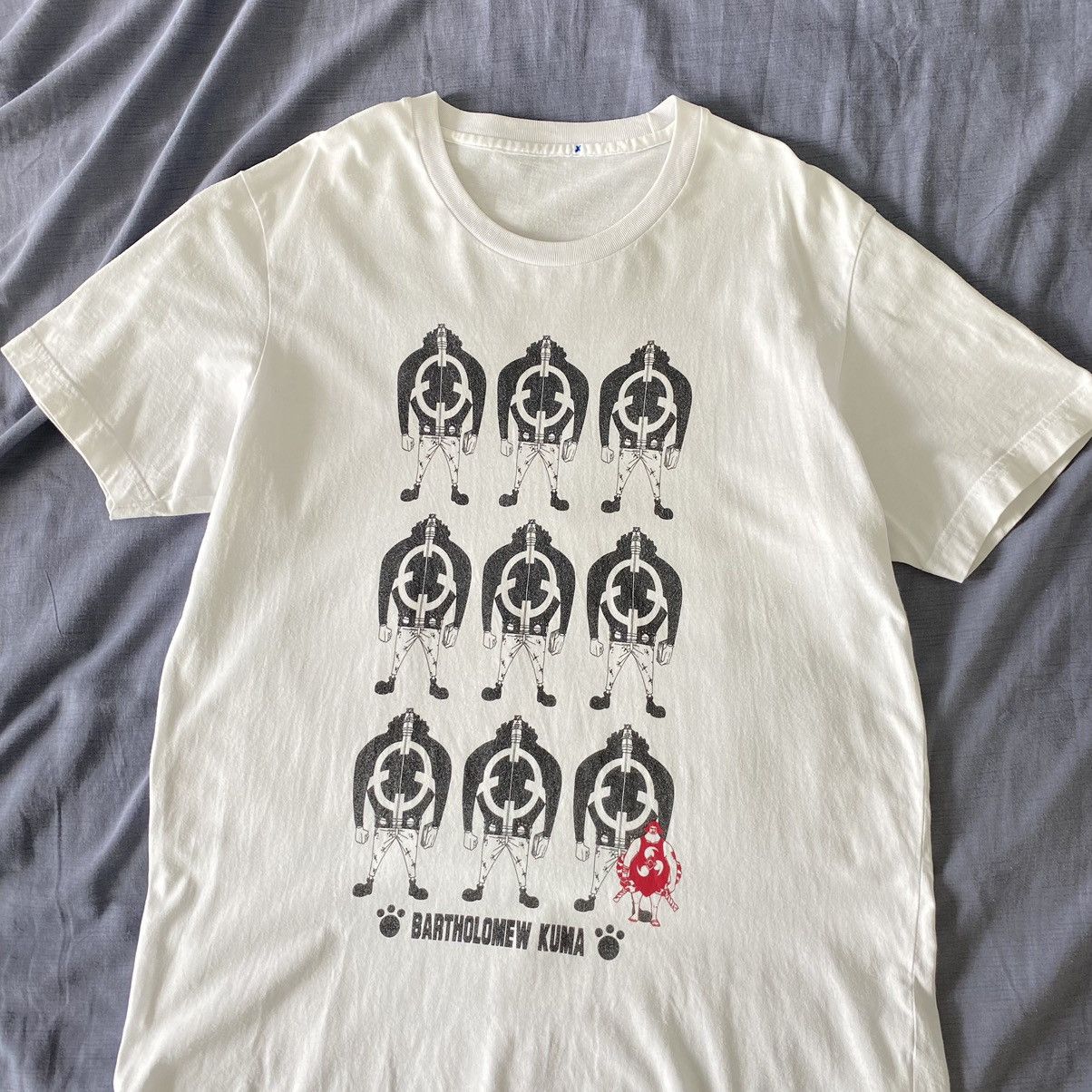 One Piece Bartholomew Kuma One Piece Anime ERD GRUNGE VINTAGE TEE Size US L / EU 52-54 / 3 - 1 Thumbnail