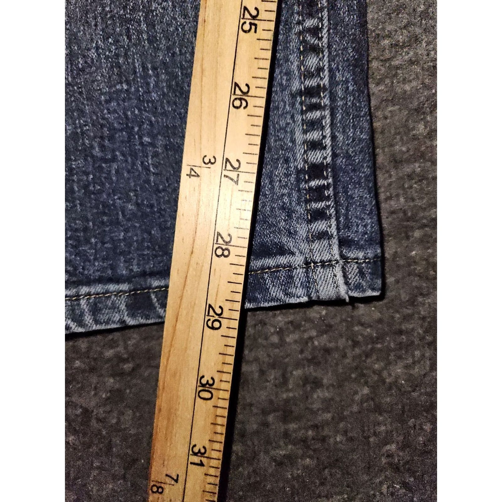 Wrangler Wrangler Jeans Men 38x30 Straight Leg High Rise Dark Blue Denim Workwear Wrangler USA Pockets Comfort Easy Care Regular Inseam 29" 38x30 Size US 38 / EU 54 - 5 Thumbnail