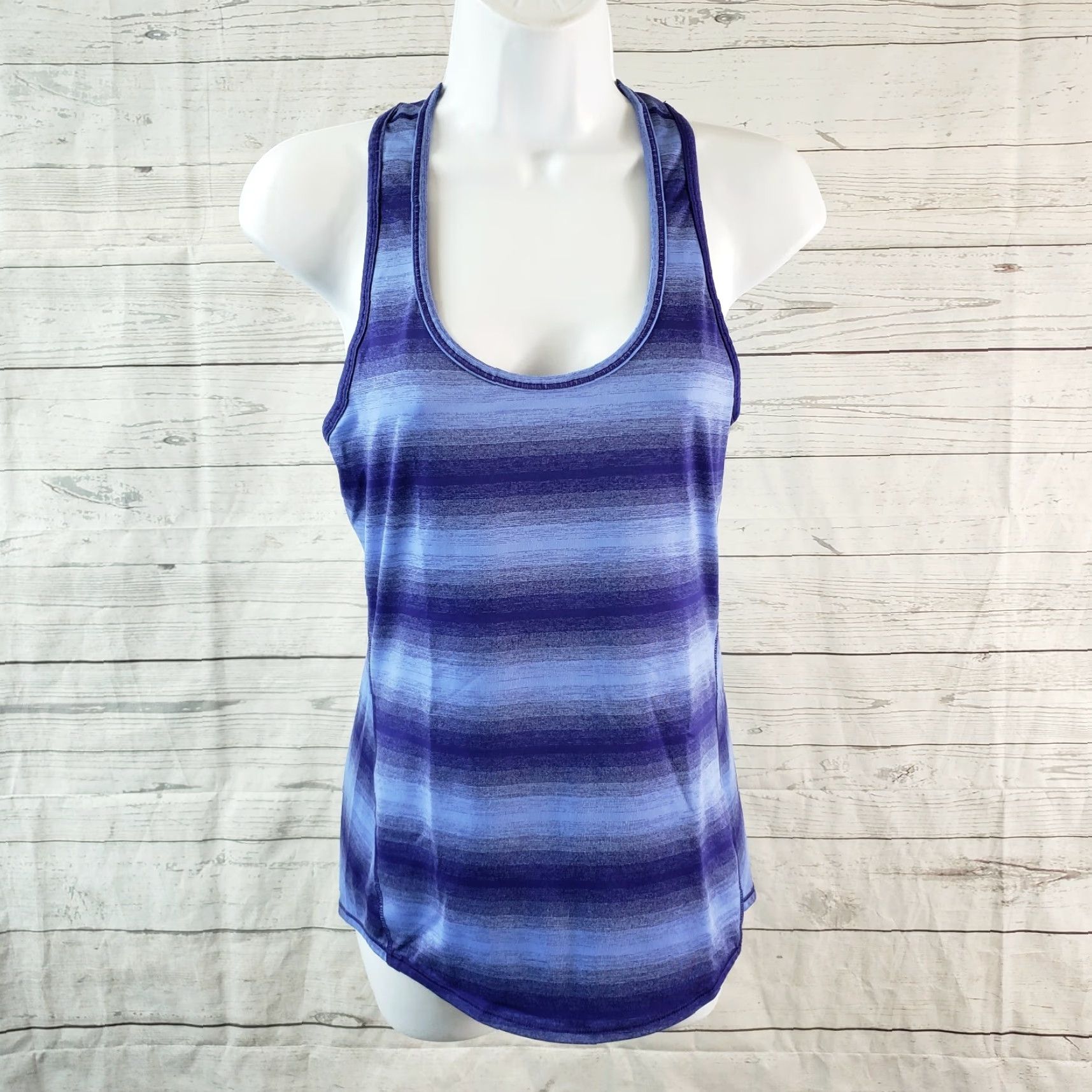 Athleta Athleta Chi Ombre Tank Small Blue Striped Scoop Neck Racerback Womens Size ONE SIZE - 2 Thumbnail
