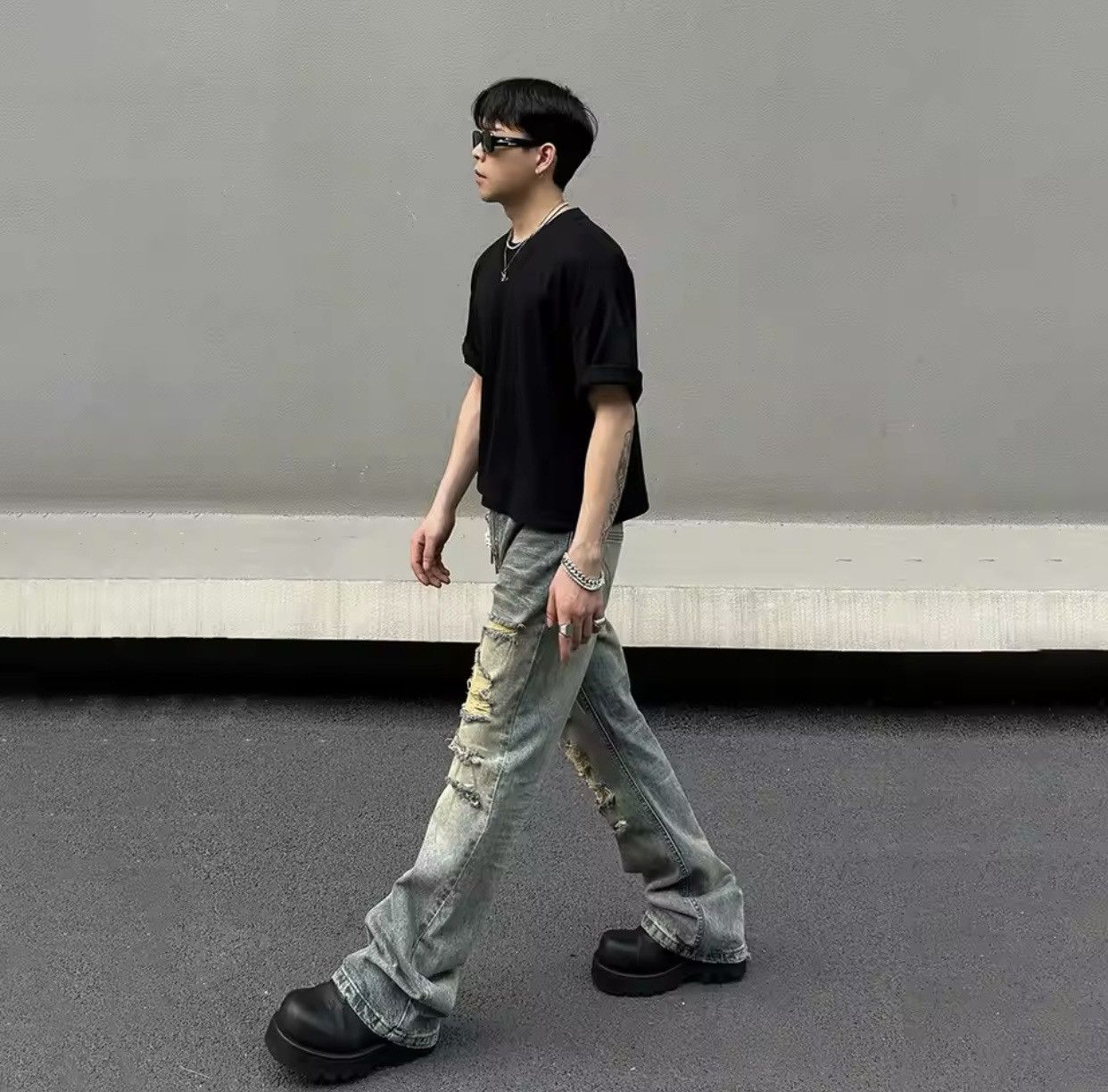 Japanese Brand × Jean Straight leg slimming distressed jeans Size US 35 - 2 Thumbnail