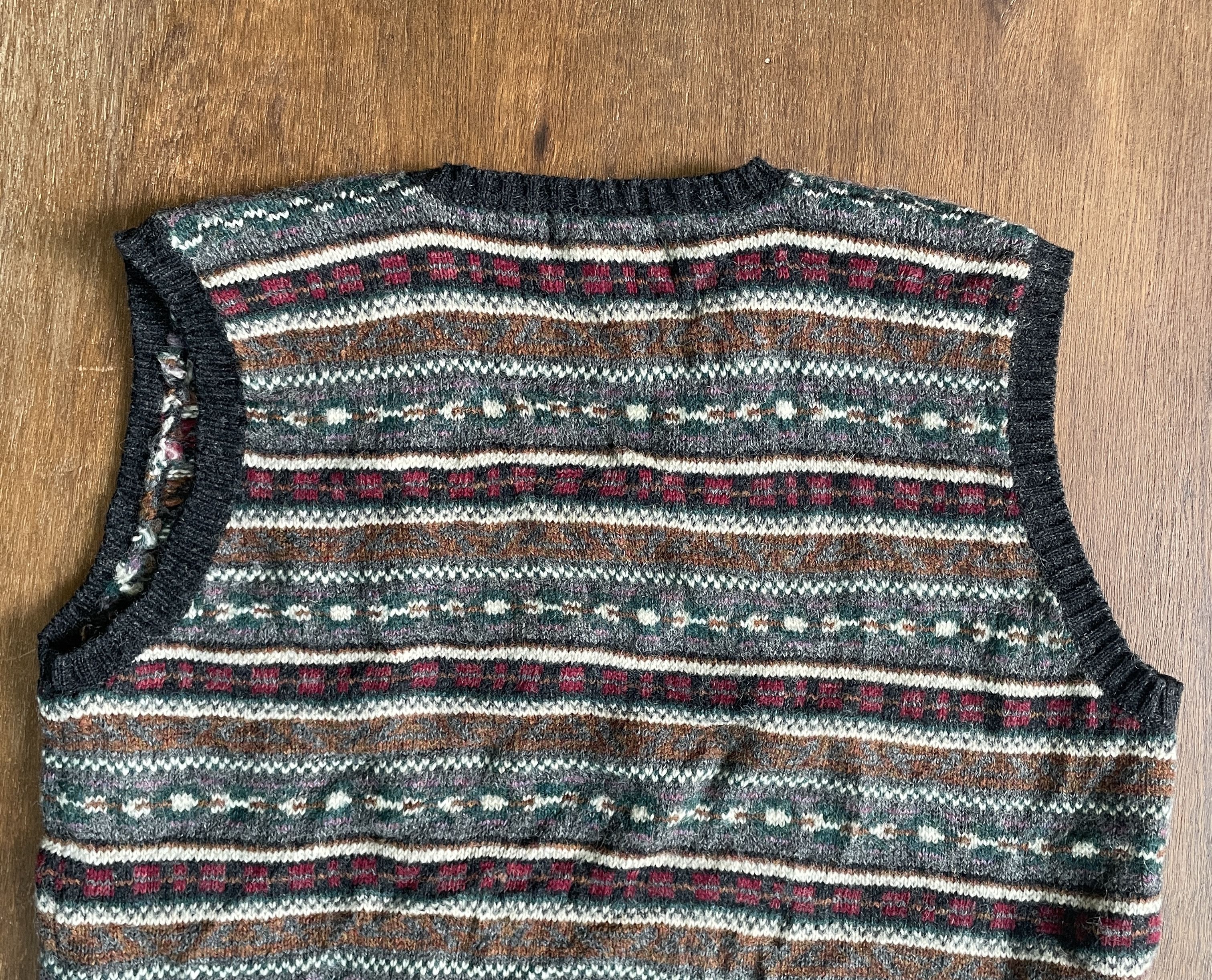 Ralph Lauren Ralph Lauren Fair Isle Knit Sweater Vest V-Neck Vintage Size US L / EU 52-54 / 3 - 7 Thumbnail